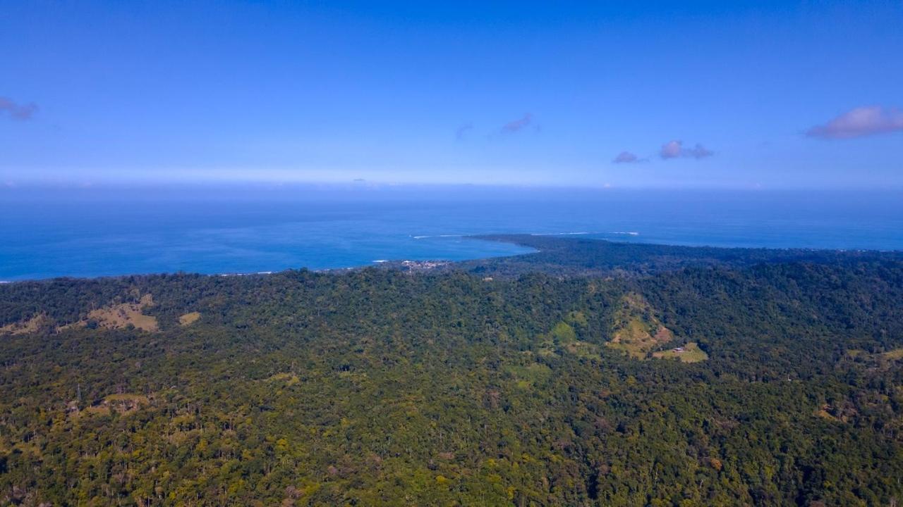 Cahuita Hills