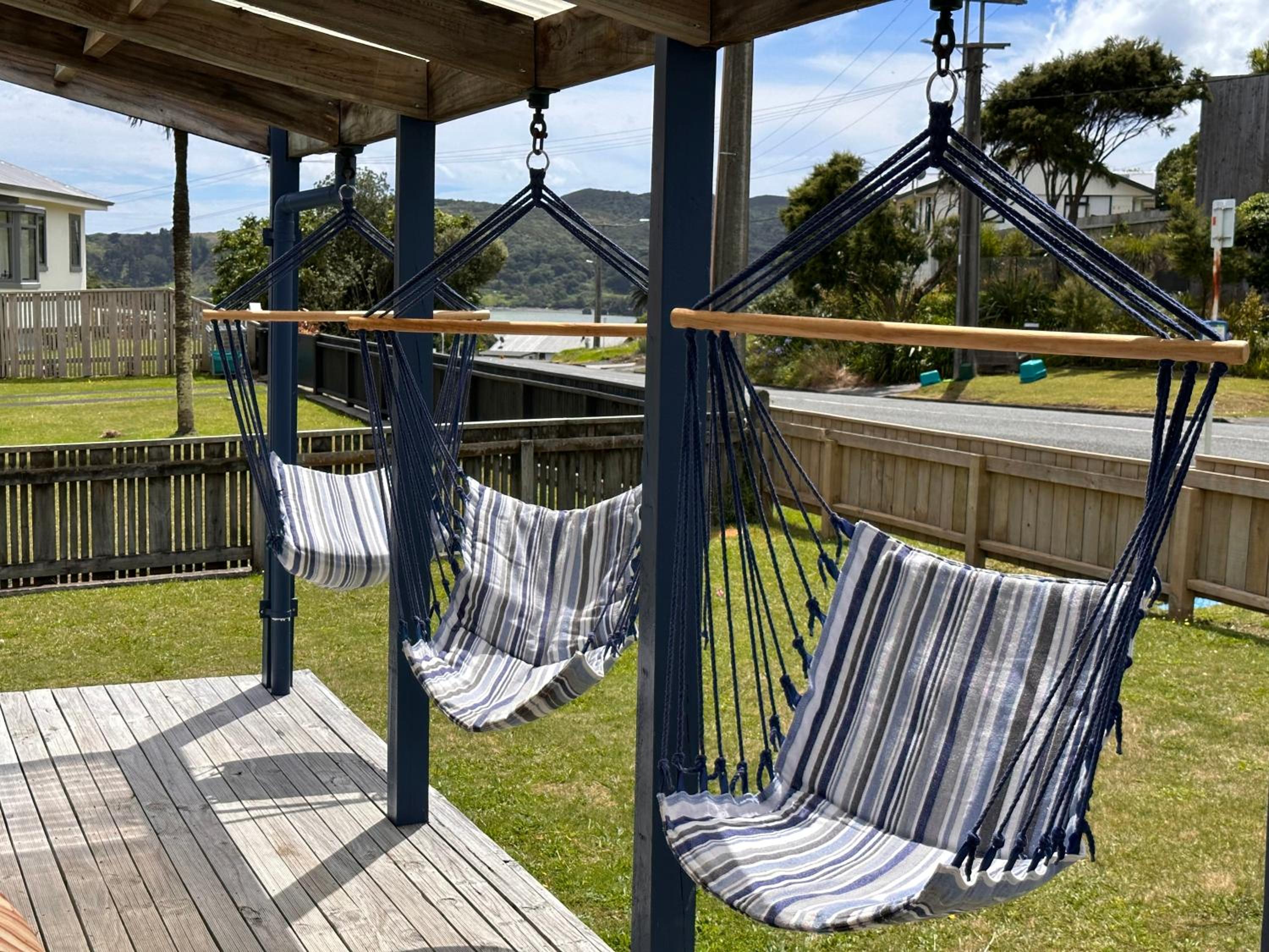 Relaxing Raglan & the Boat House