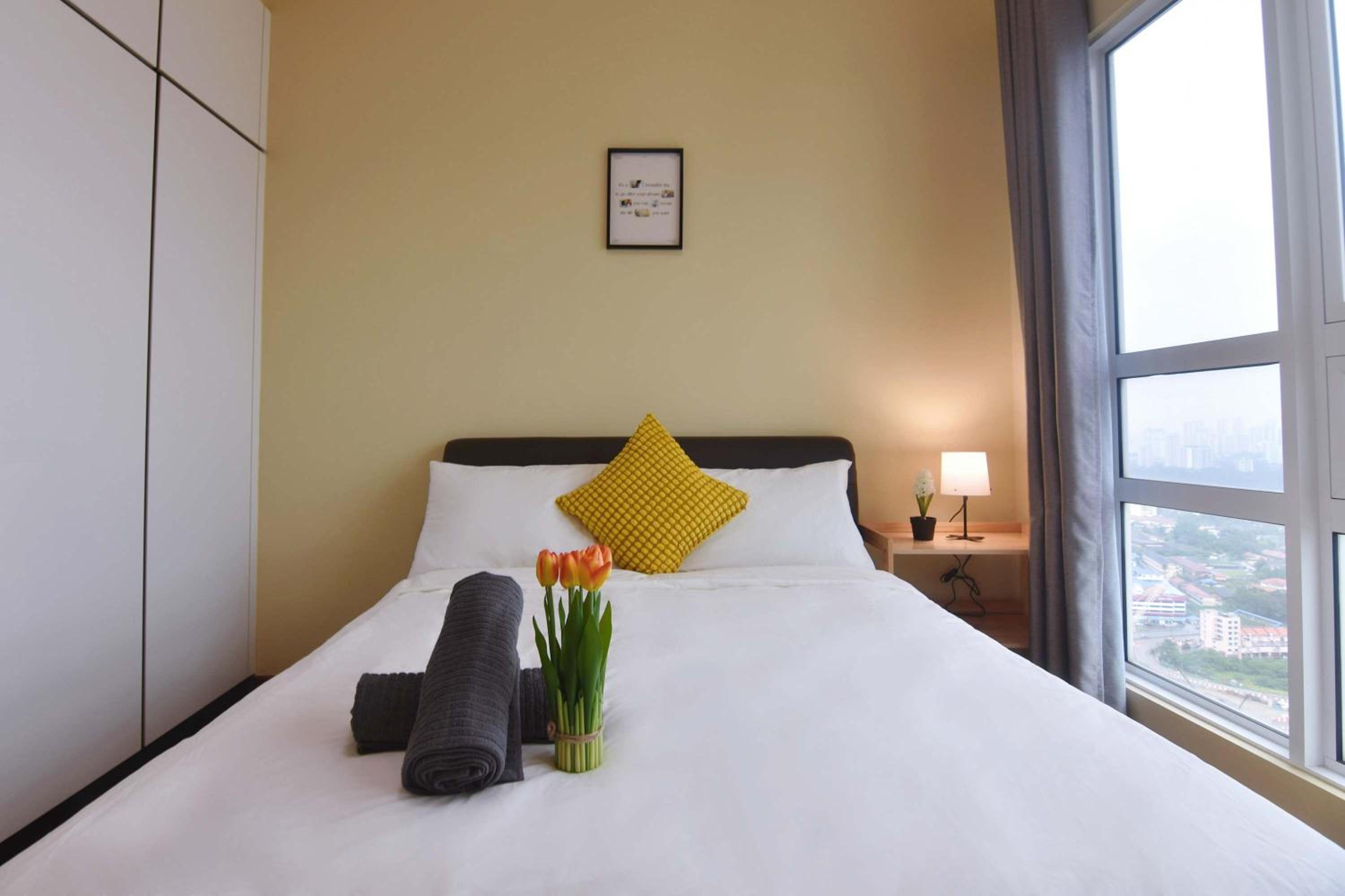 Cozy 1BR Suite at TriTower Steps to JB CIQ