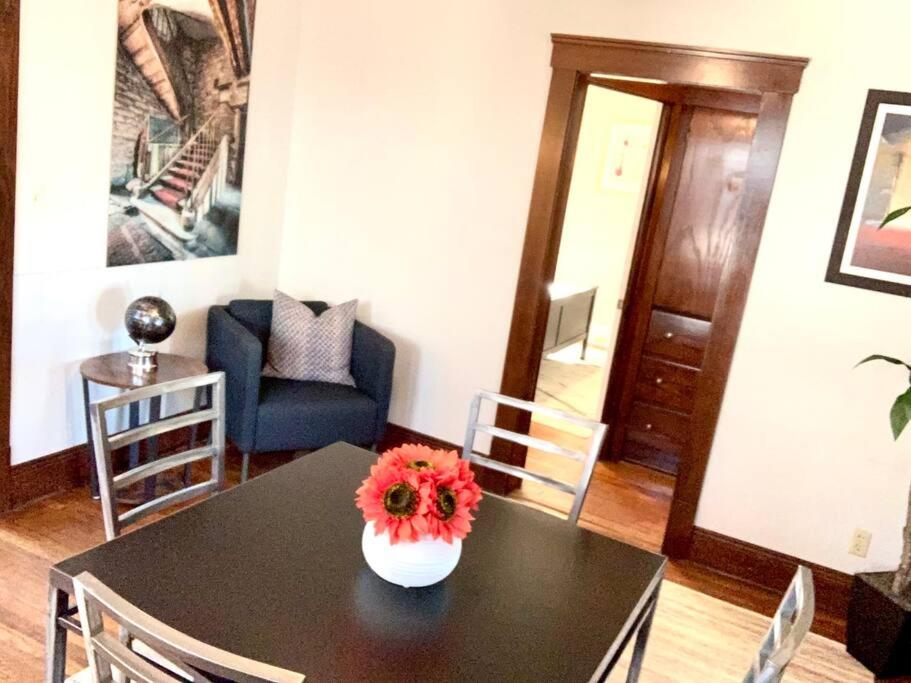 Charming 2-Bedroom Thoreau Lower