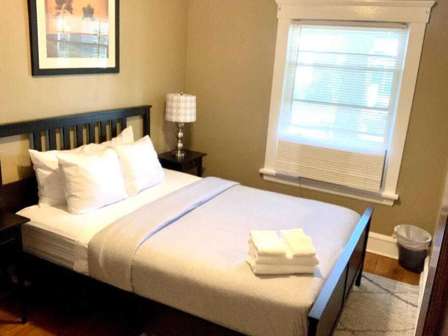 Charming 2-Bedroom Thoreau Lower