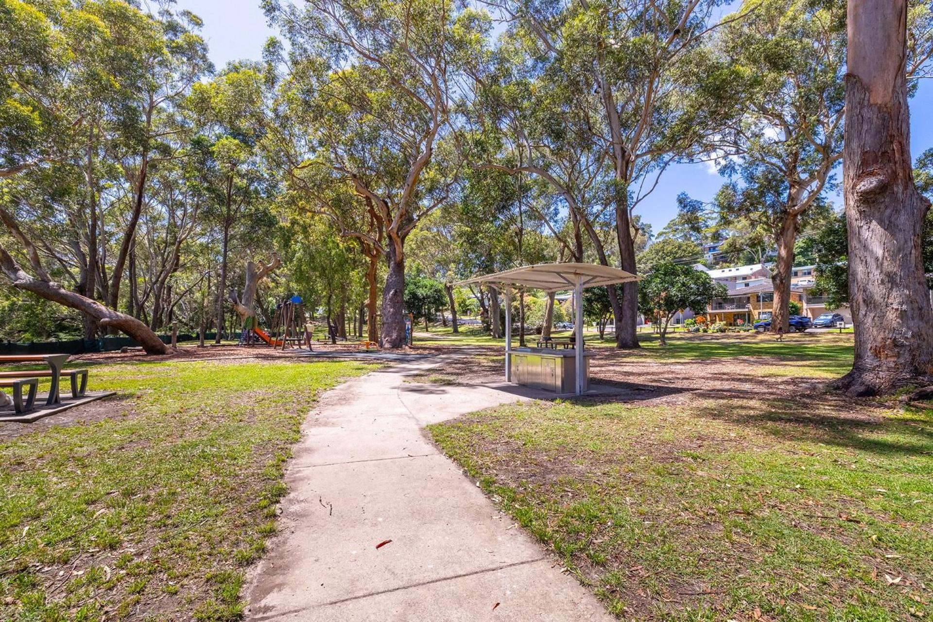 Pet friendly 139 Government Rd - Air Con, WiFi, Water views