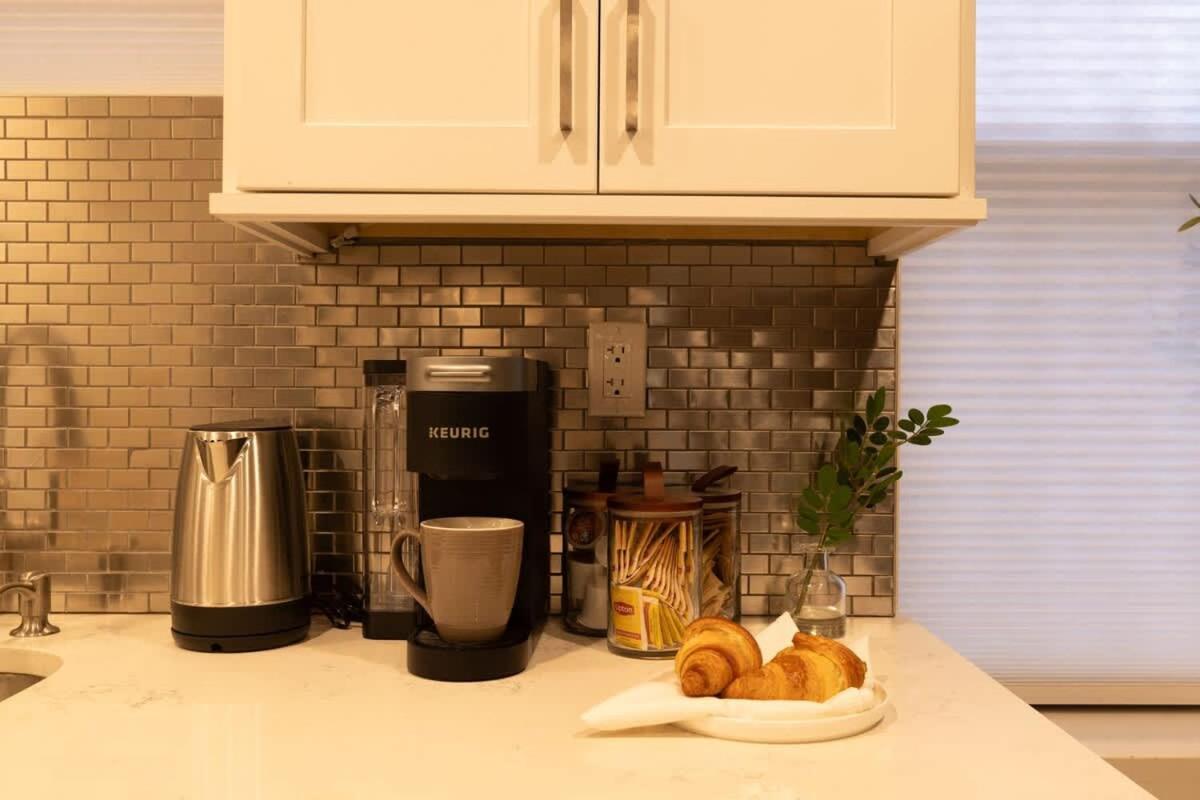 Luxe Harlem Retreat 3BR Designer Home w Parking