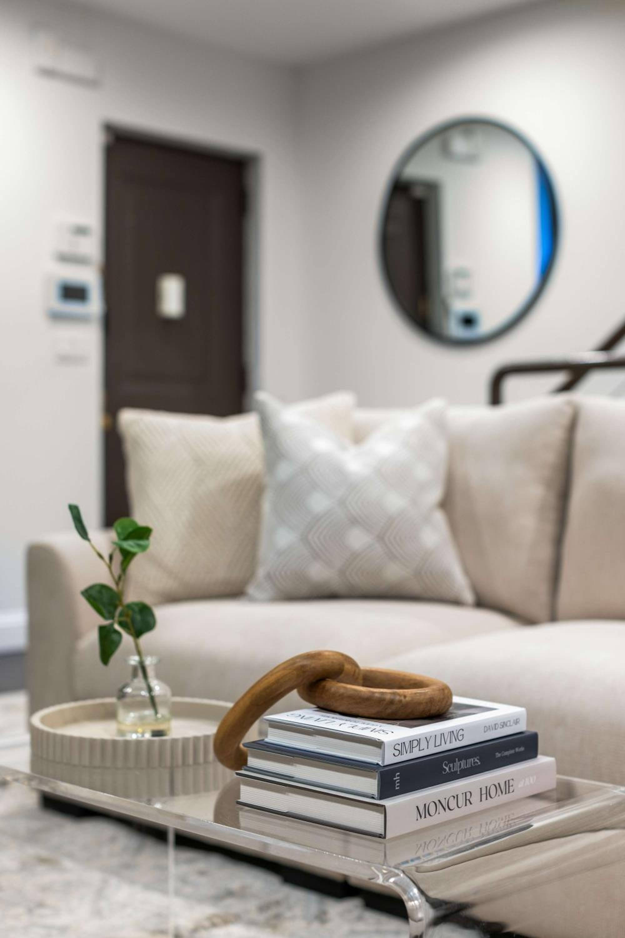 Luxe Harlem Retreat 3BR Designer Home w Parking