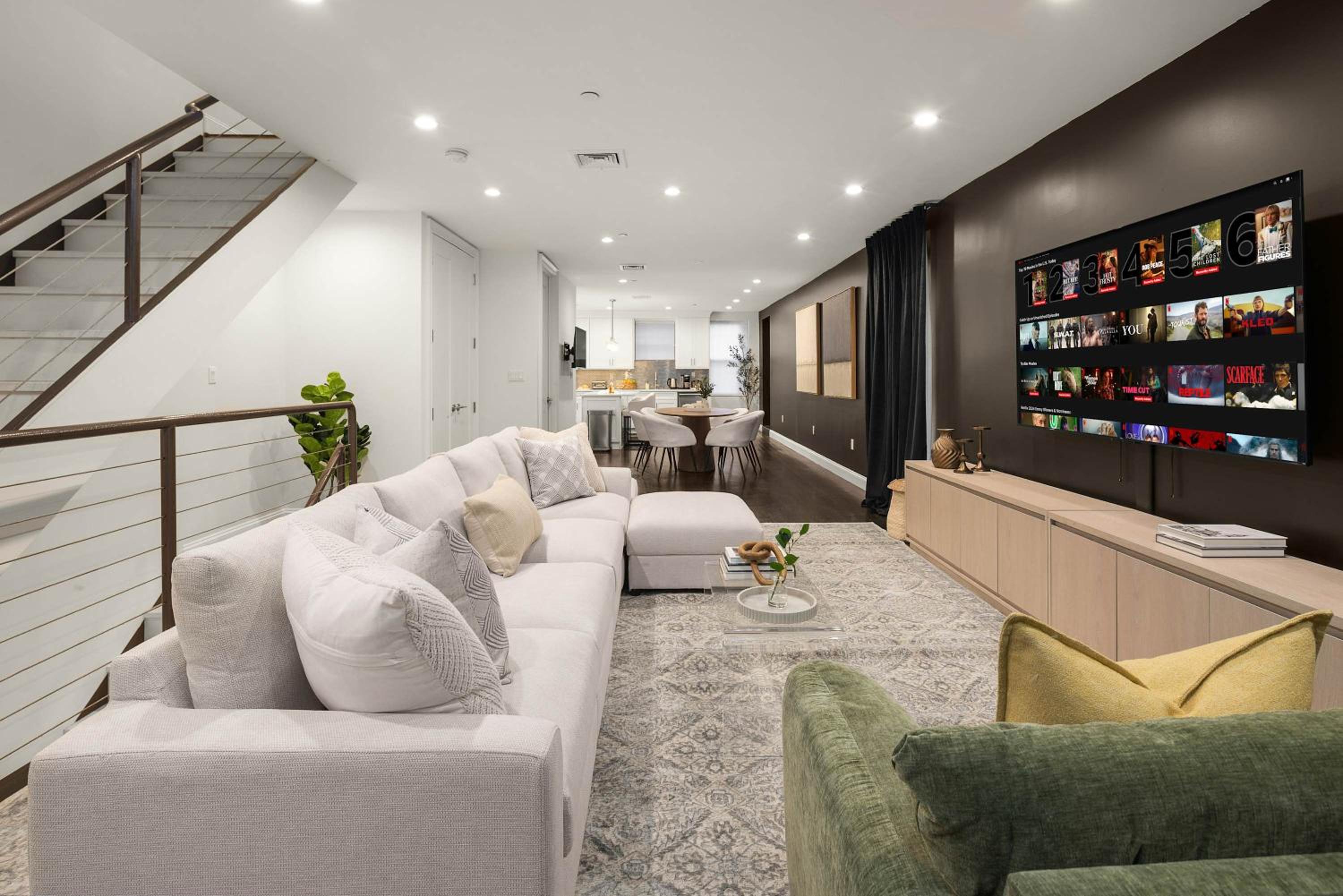 Luxe Harlem Retreat 3BR Designer Home w Parking