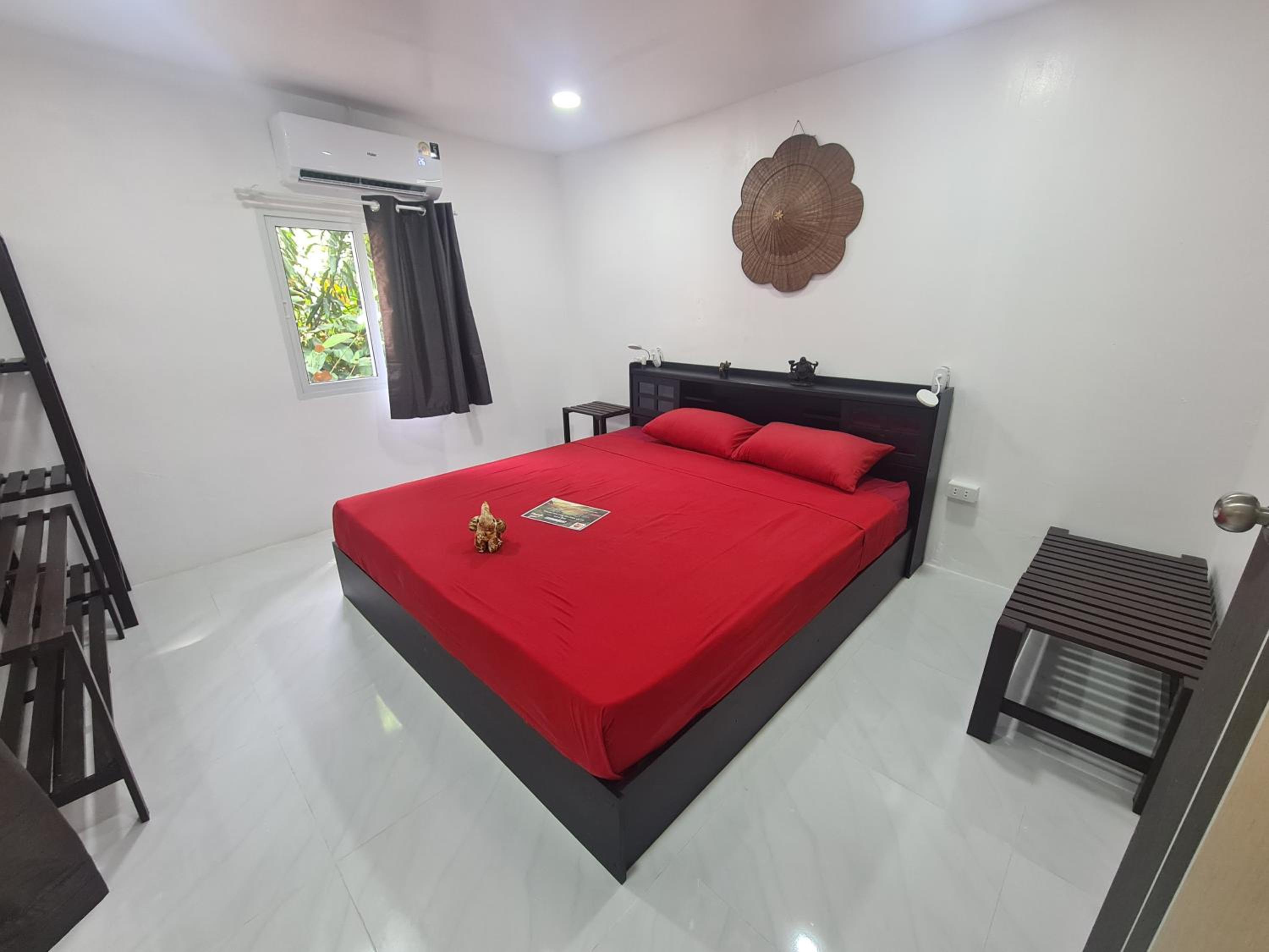 Red Moon Hideaway