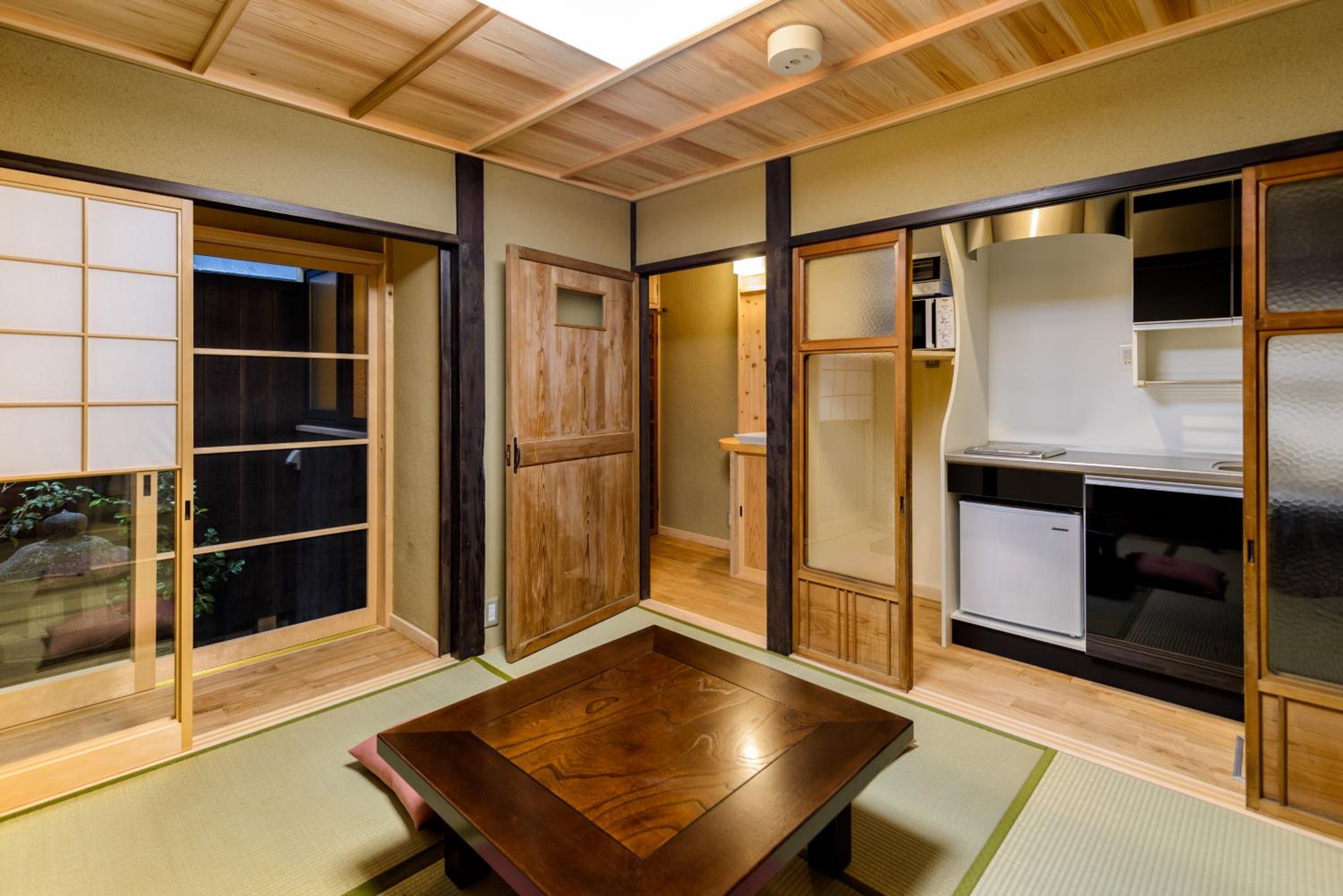 Nadeshiko Shirakawa Machiya House view 2