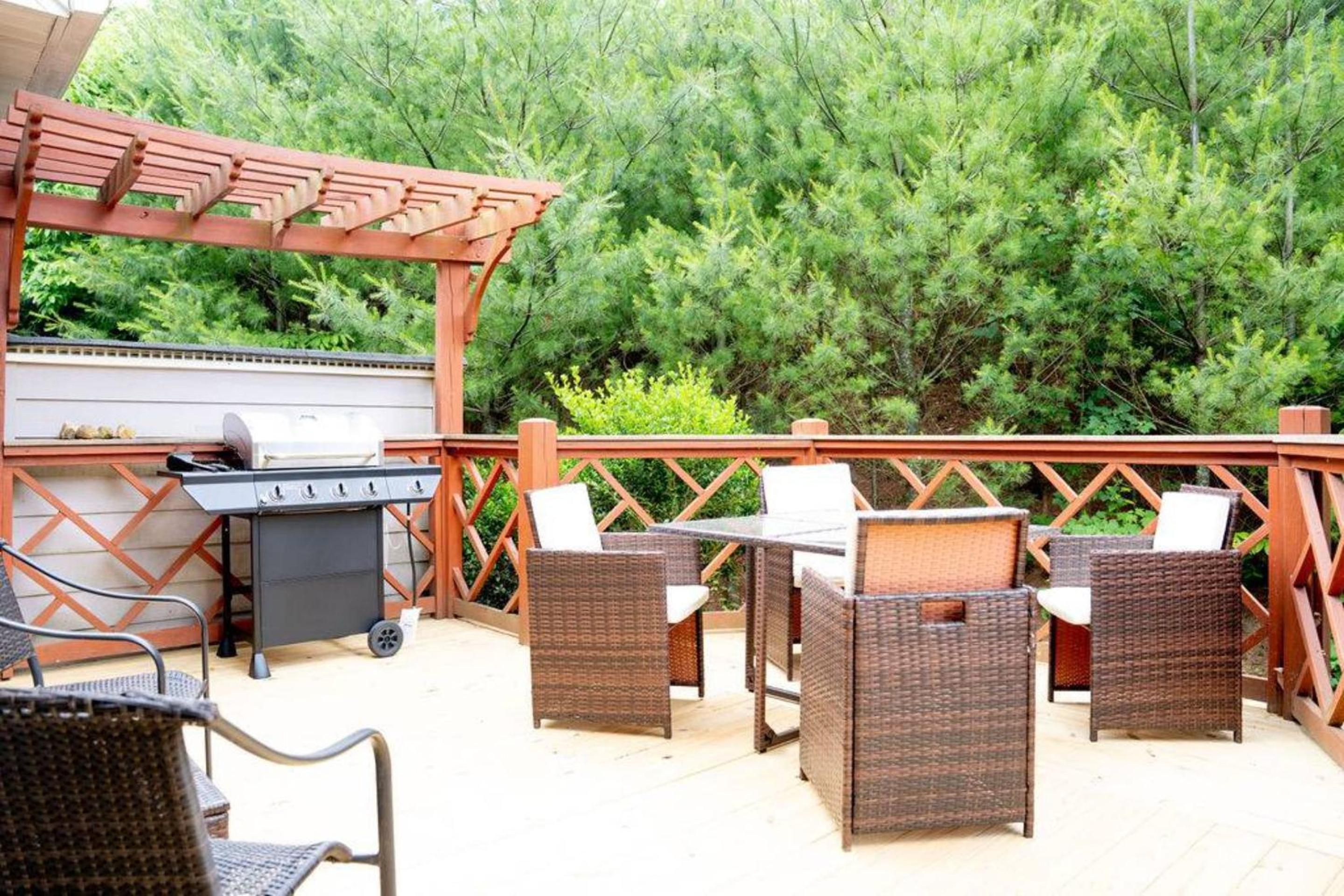 Fairview Vista by AvantStay 10 Mins to Asheville