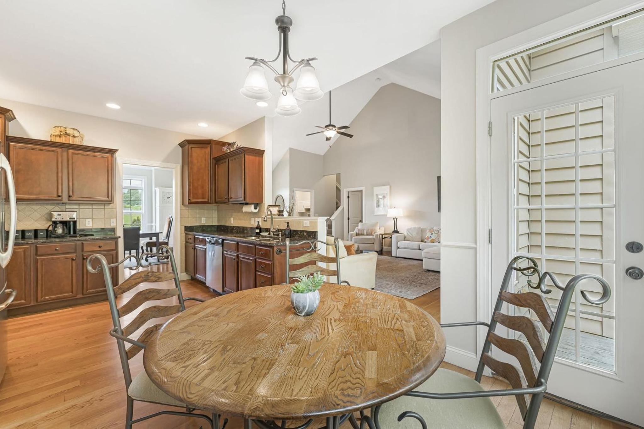 Fairview Vista by AvantStay 10 Mins to Asheville