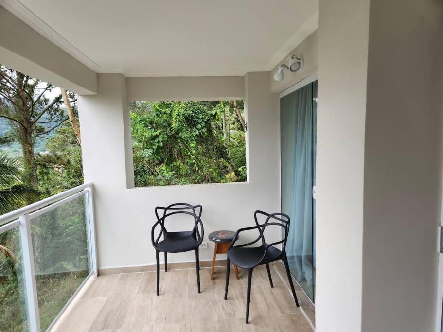 Refúgio dos sonhos - piscina de borda infinita e hidromassagem com vista