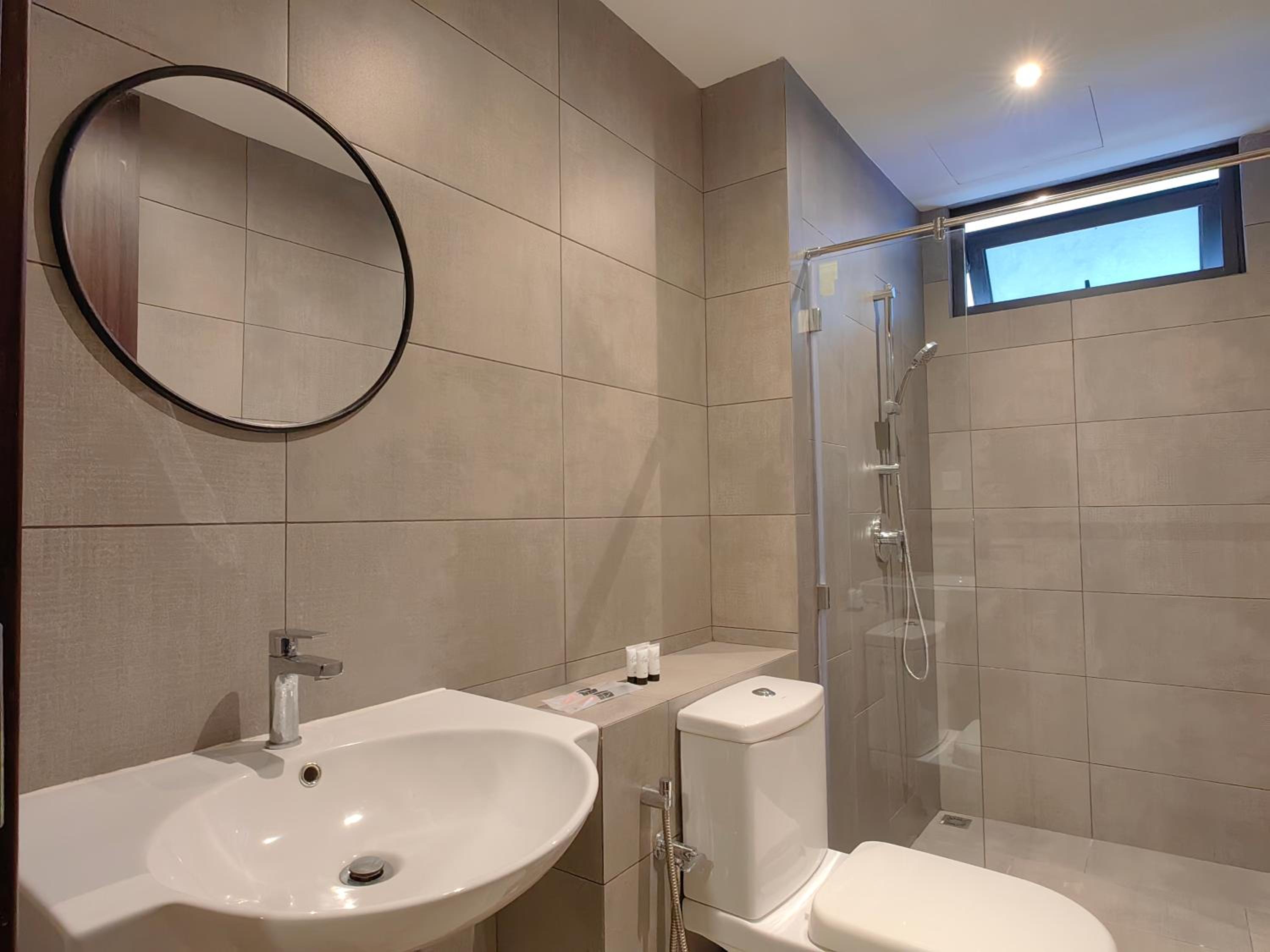 K Avenue Modern Style Suite 5 Mins to Airport