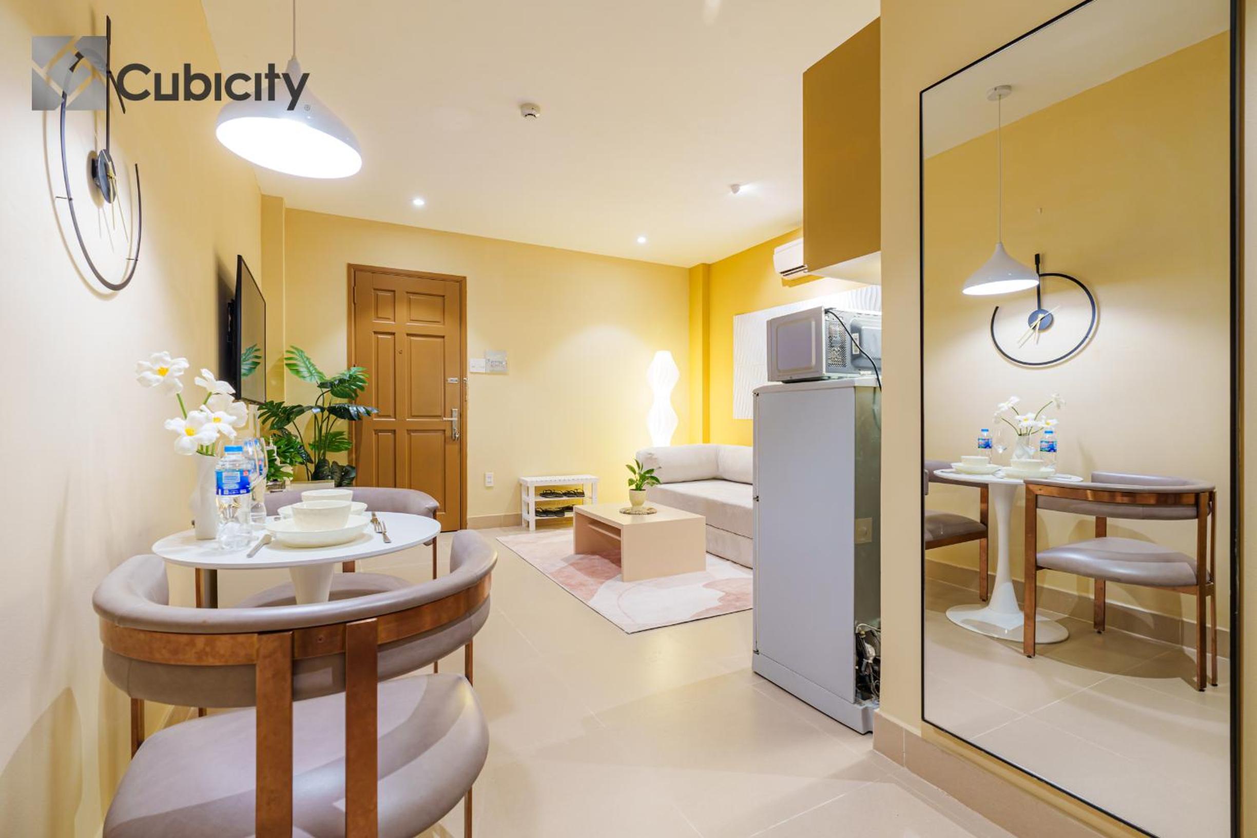 Cubicity Metro House