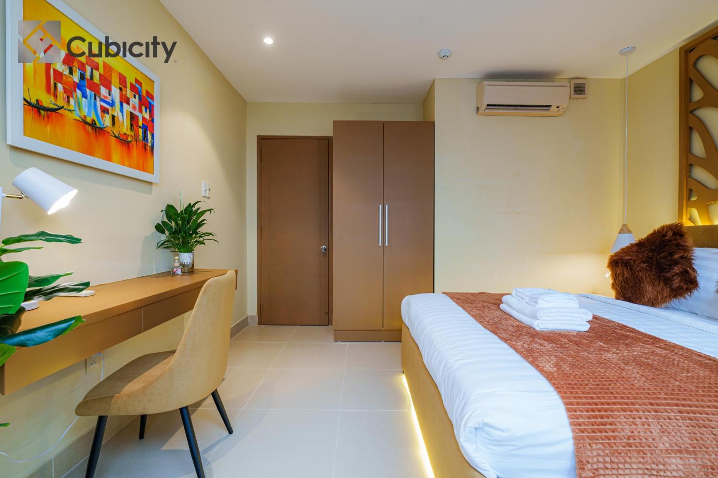 Cubicity Metro House