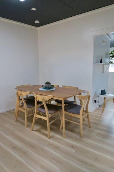 Twin Fins 2 Rental Units Entire Property Sleeps 8