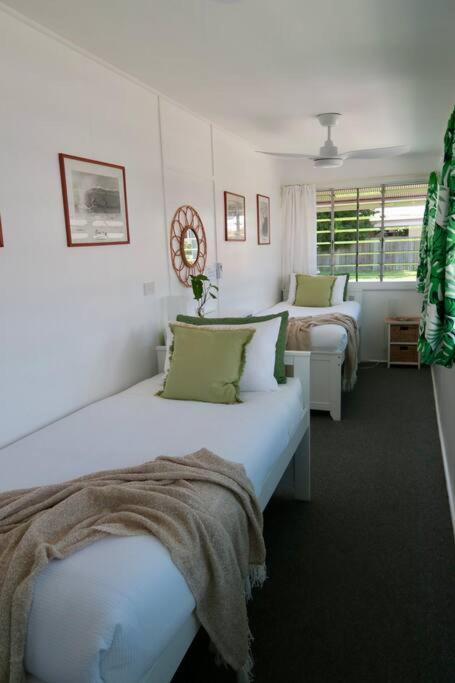 Twin Fins 2 Rental Units Entire Property Sleeps 8