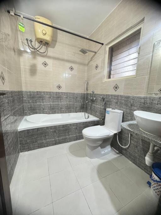 Luxury 1bhk with Bathtub Pool near Calangute Baga Beach view 4