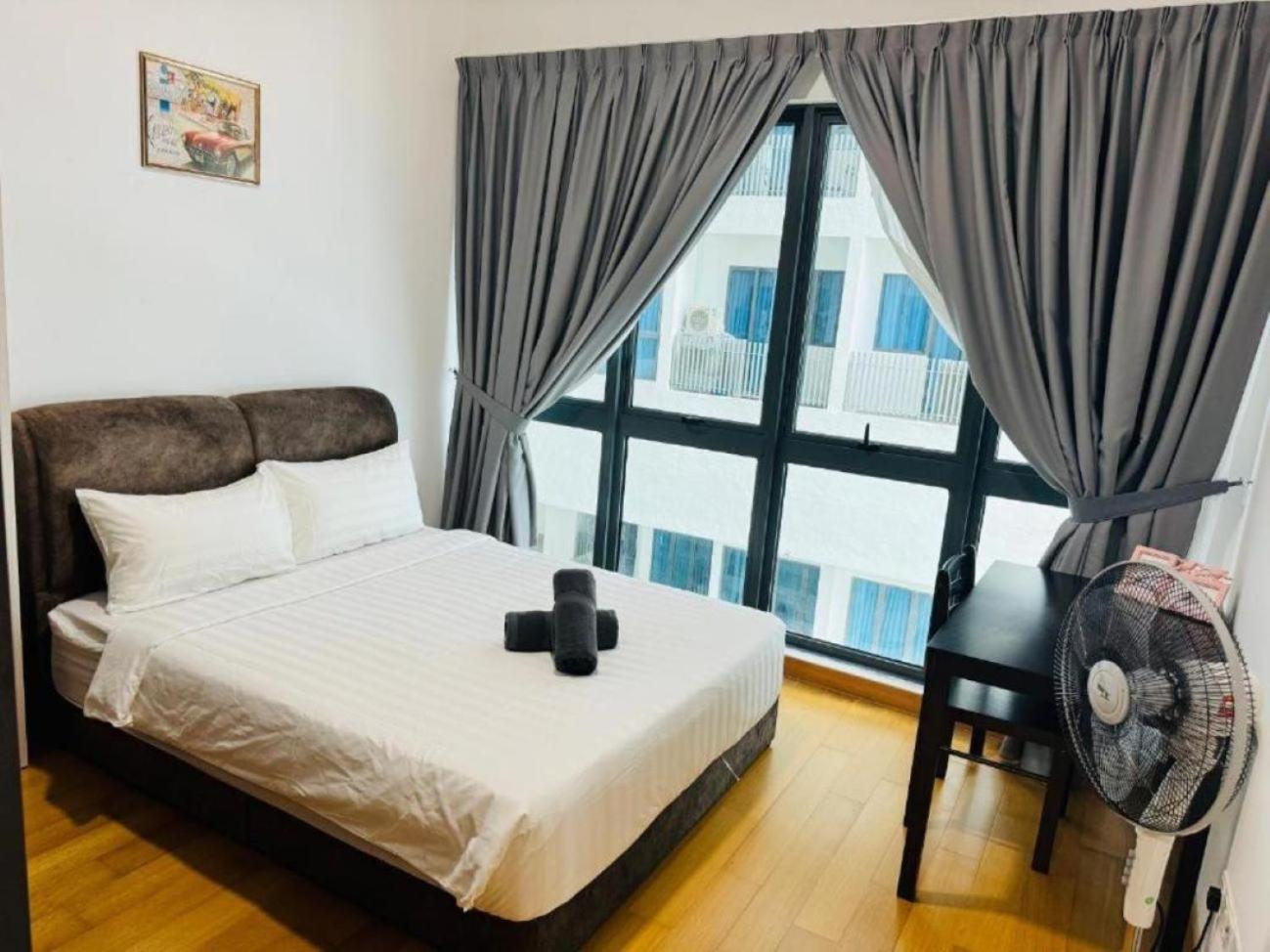 The Luxe Colony KLCC by Sky Pool