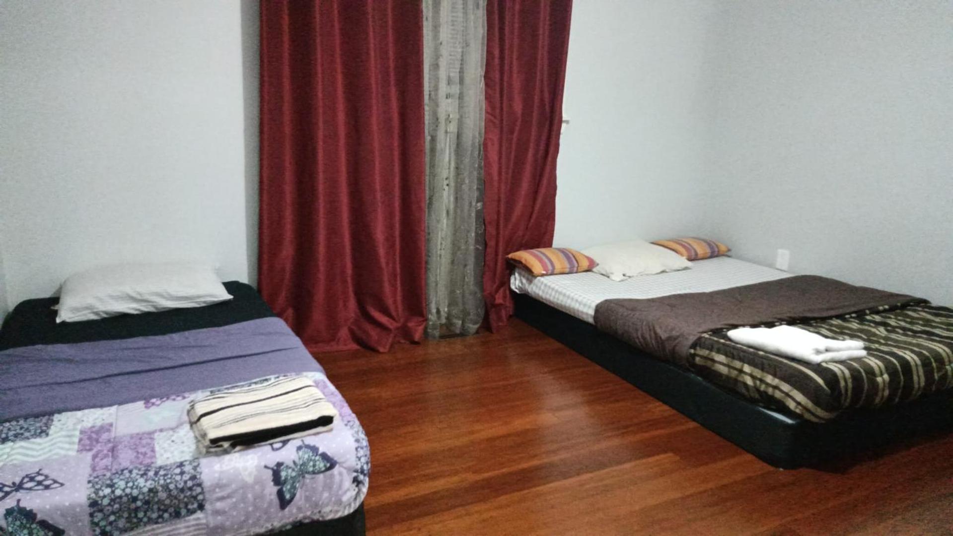 Budget Room Near Toronto 15 Min - Plazas, Shopping, Restaurants, Transit Nearby B1