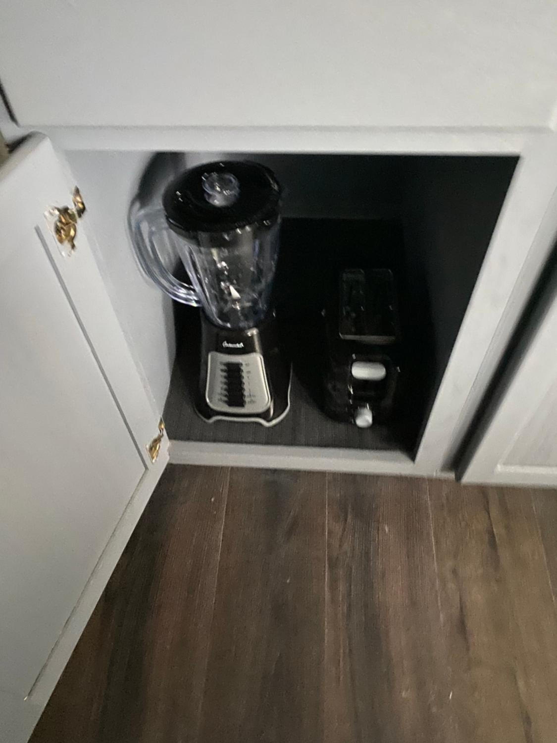 Casa localizada muy cerca del estadio, 8 minutos del centro y muchos lugares mas, No se permiten fiestas , o fumar view 3