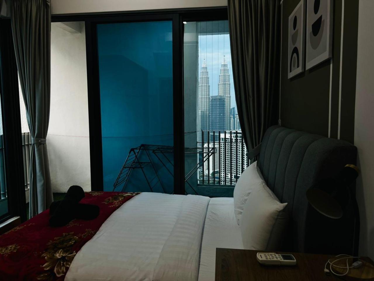 The Luxe Colony KLCC by Sky Pool