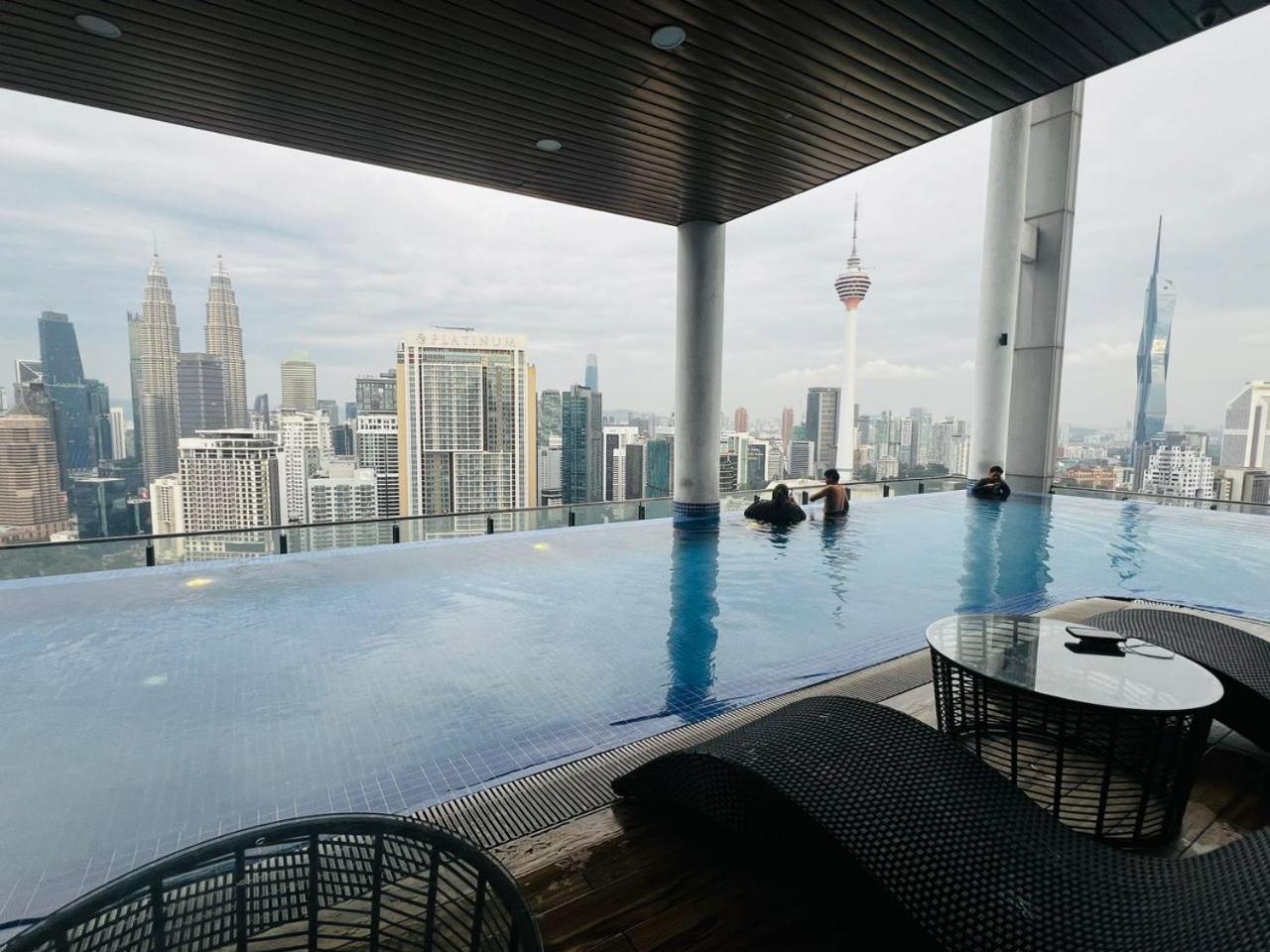 The Luxe Colony KLCC by Sky Pool