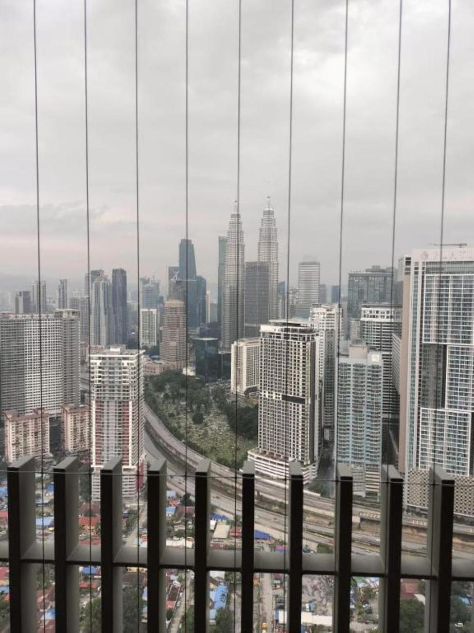 The Luxe Colony KLCC by Sky Pool
