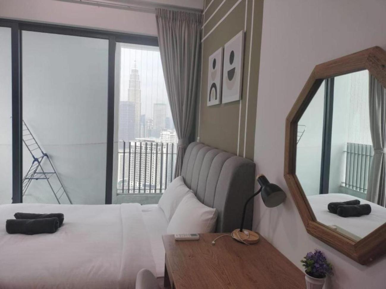 The Luxe Colony KLCC by Sky Pool