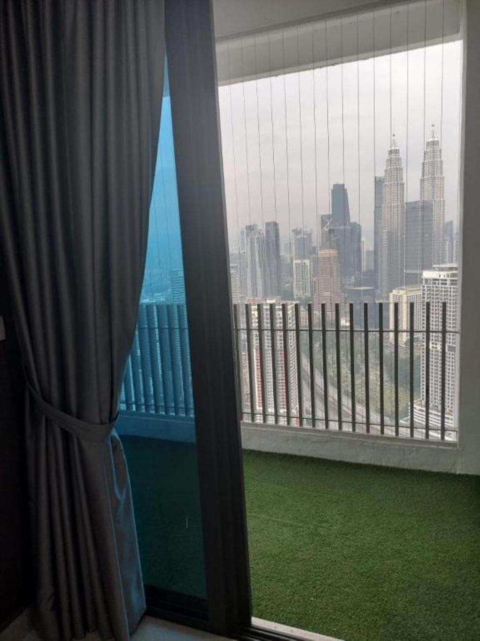 The Luxe Colony KLCC by Sky Pool