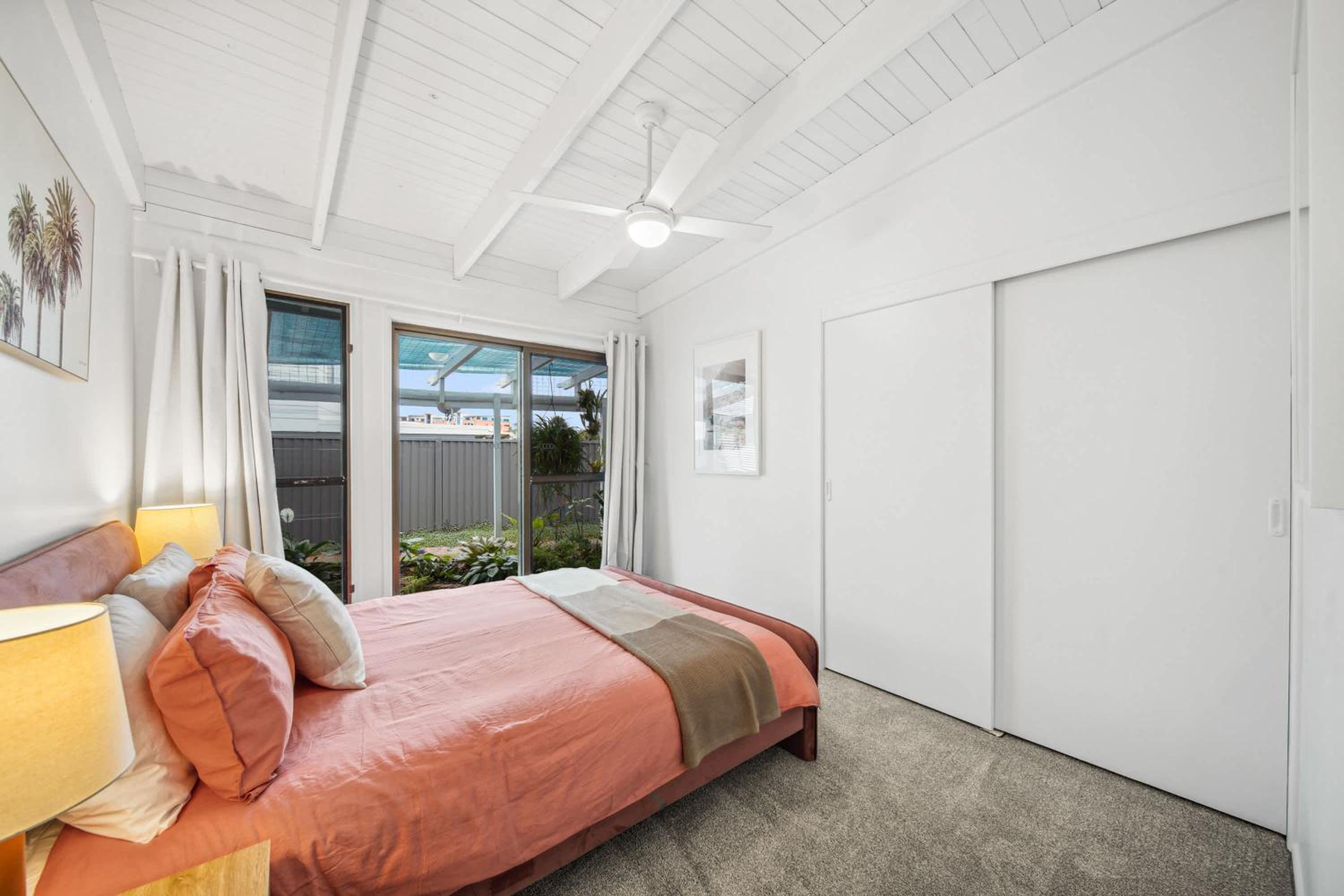 Pumicestone Beach House - 200m to the passage