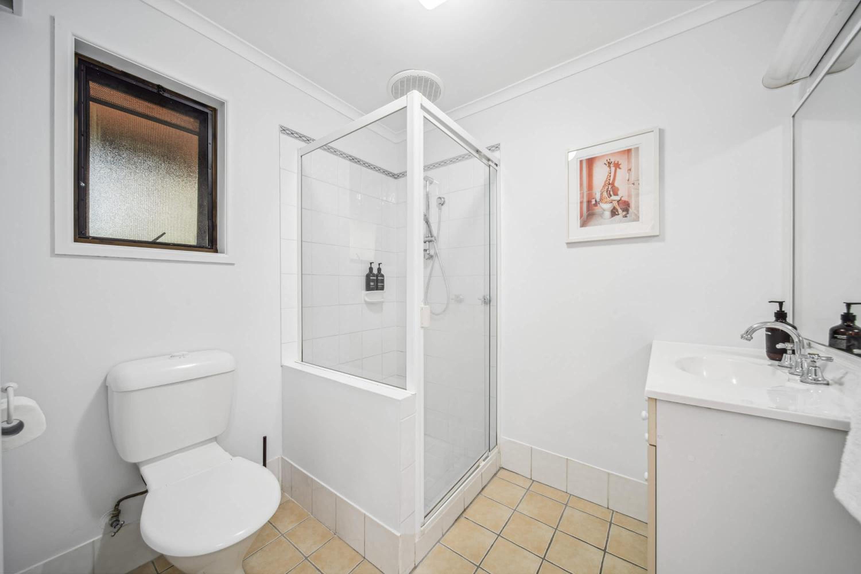 Pumicestone Beach House - 200m to the passage