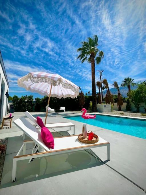 Beautiful 4 bedrooms oasis in Palm Springs view 3