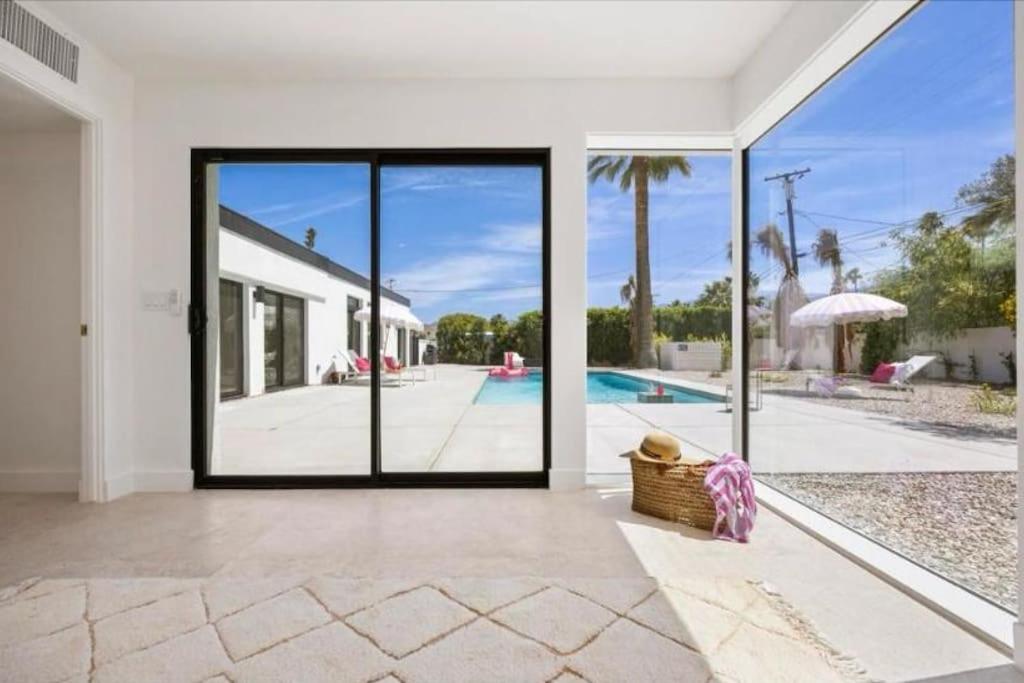 Beautiful 4 bedrooms oasis in Palm Springs view 4