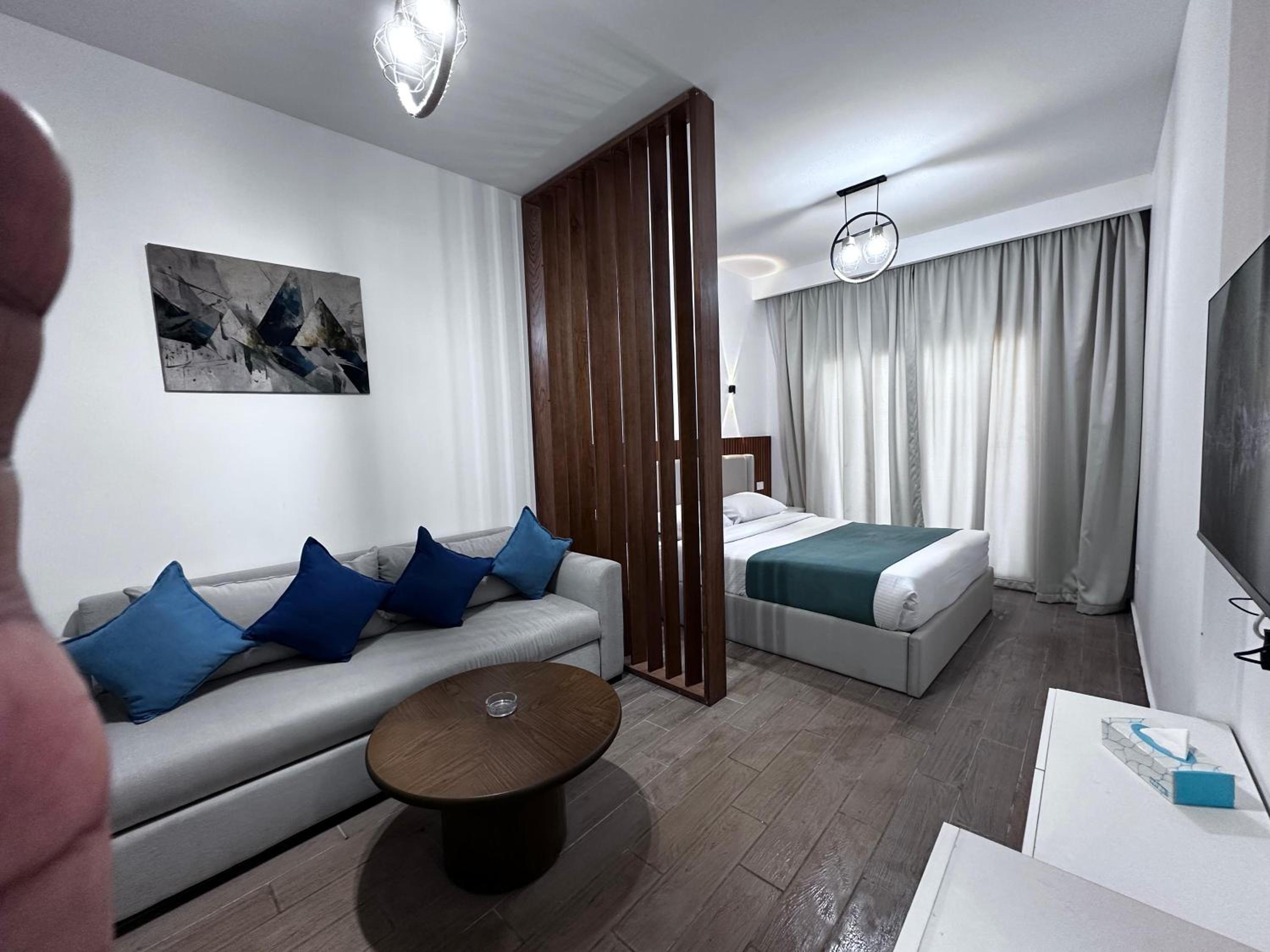 Al Saraya Sahl Hasheesh by Peaks