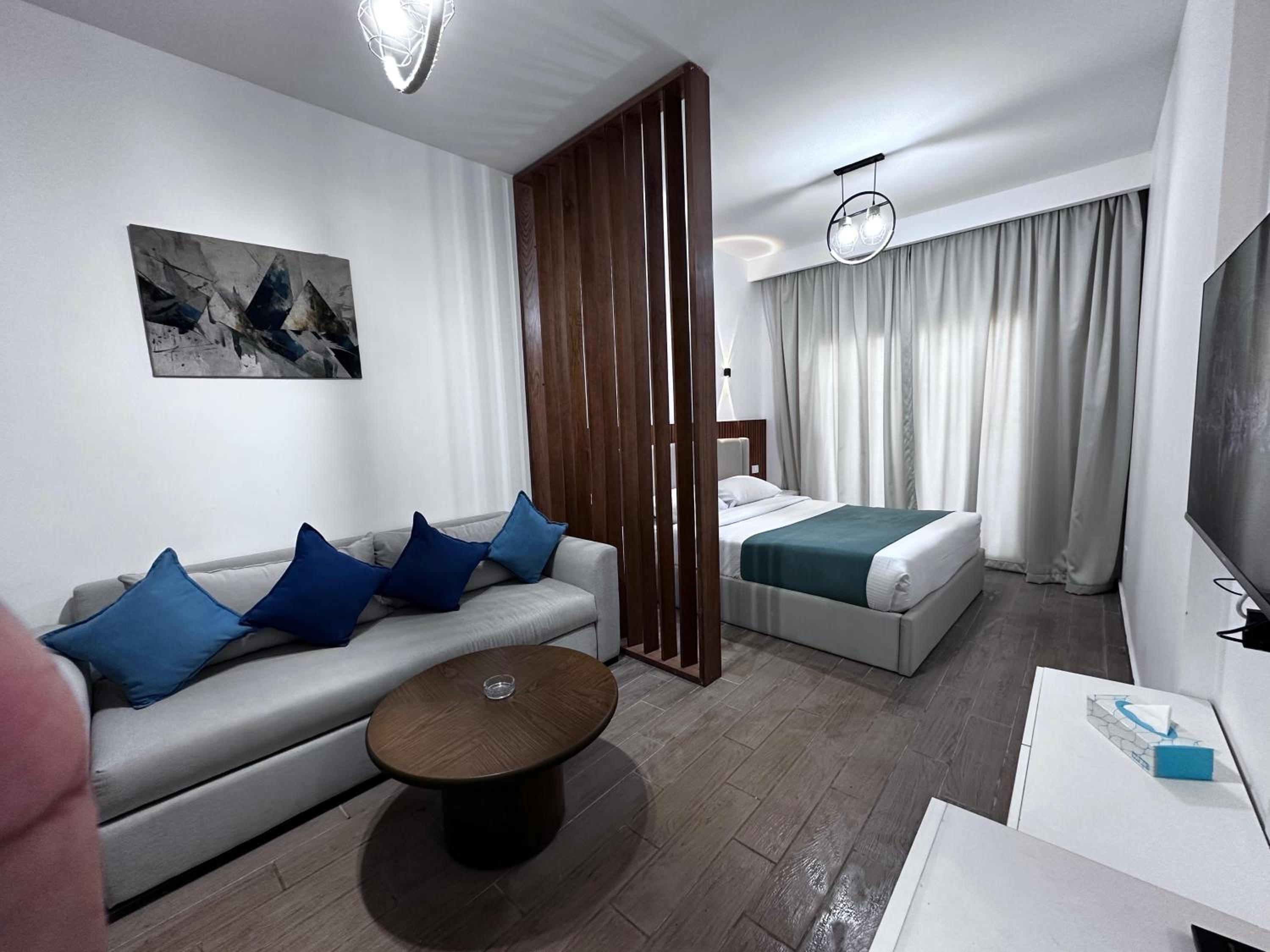 Al Saraya Sahl Hasheesh by Peaks