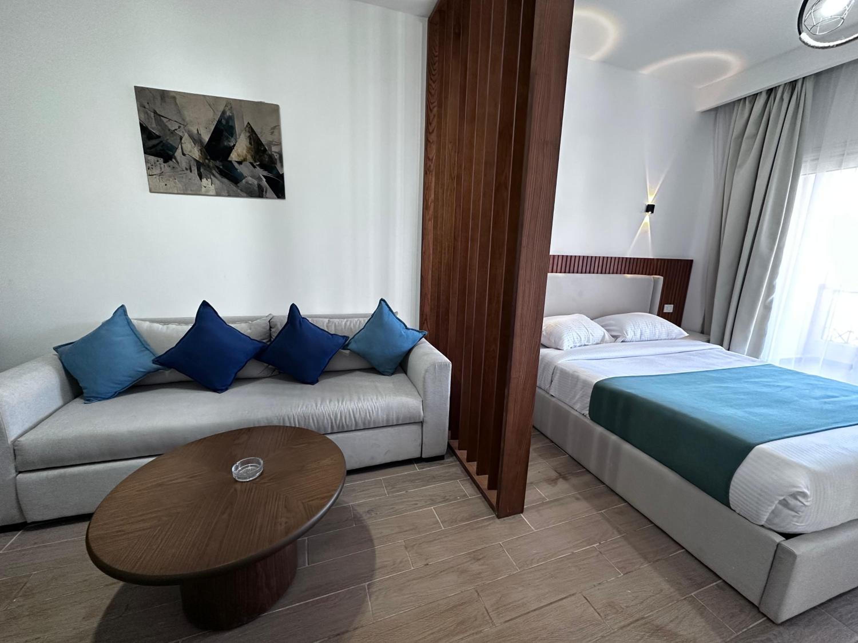 Al Saraya Sahl Hasheesh by Peaks