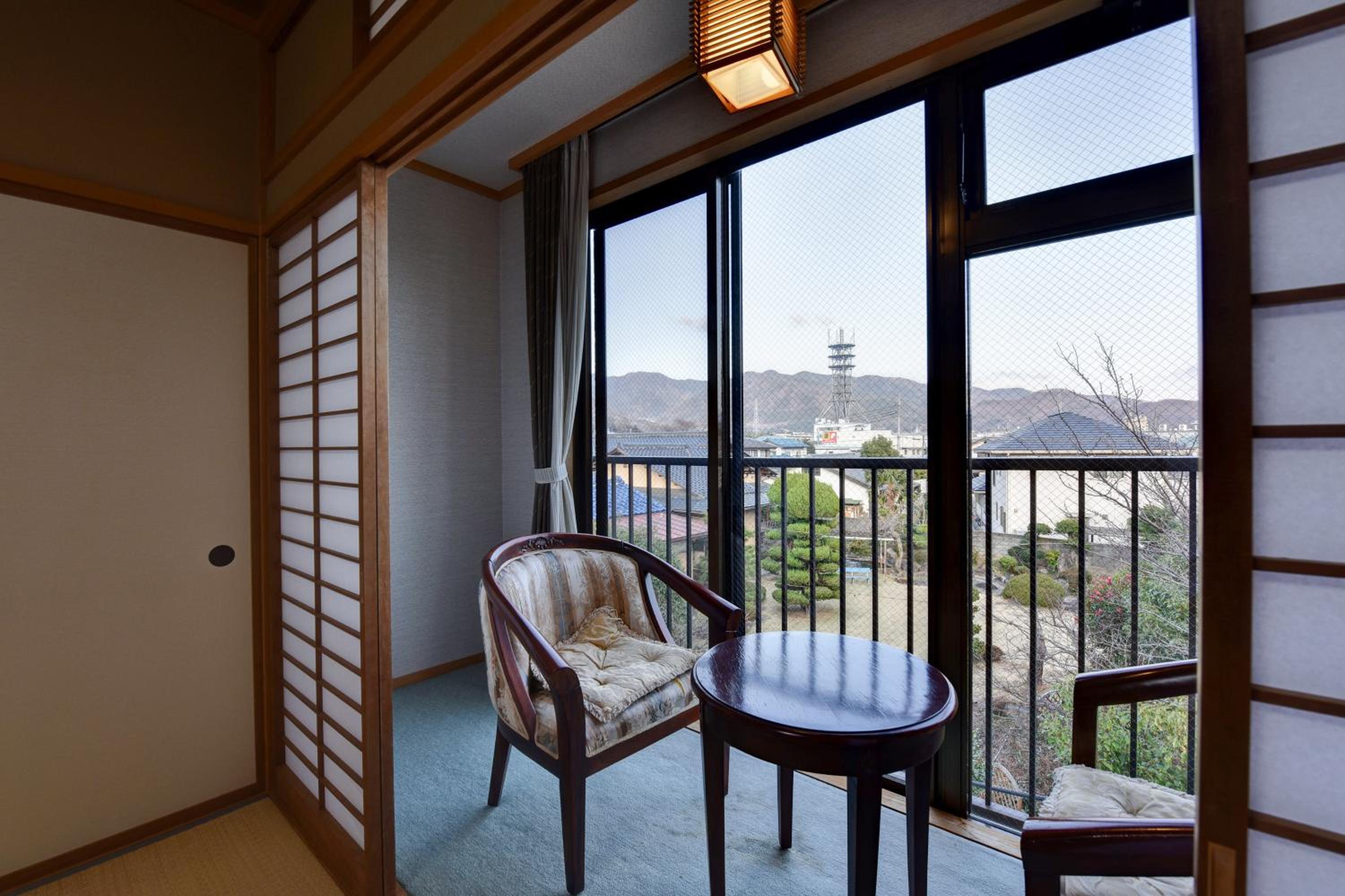 Rakusuien