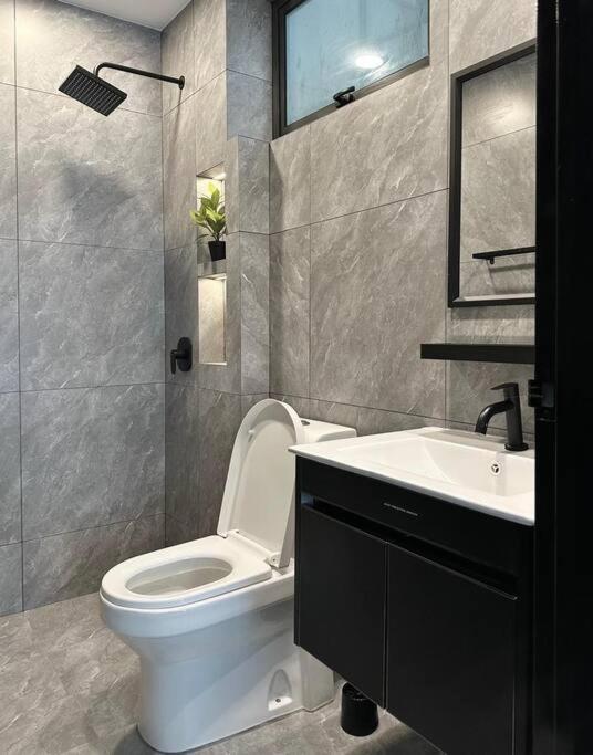 Stylish & Newly Renovated Apartment in Shah Alam