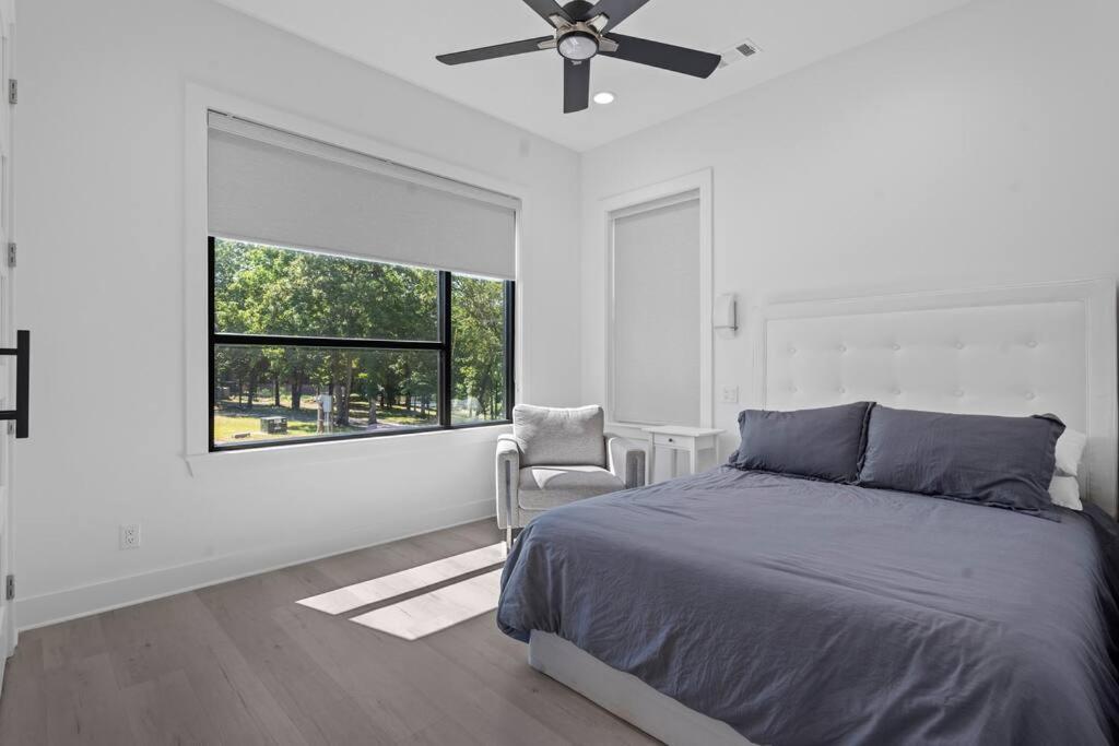 Modern Retreat | 12 min-Oaklawn | BBQ GRILL view 5