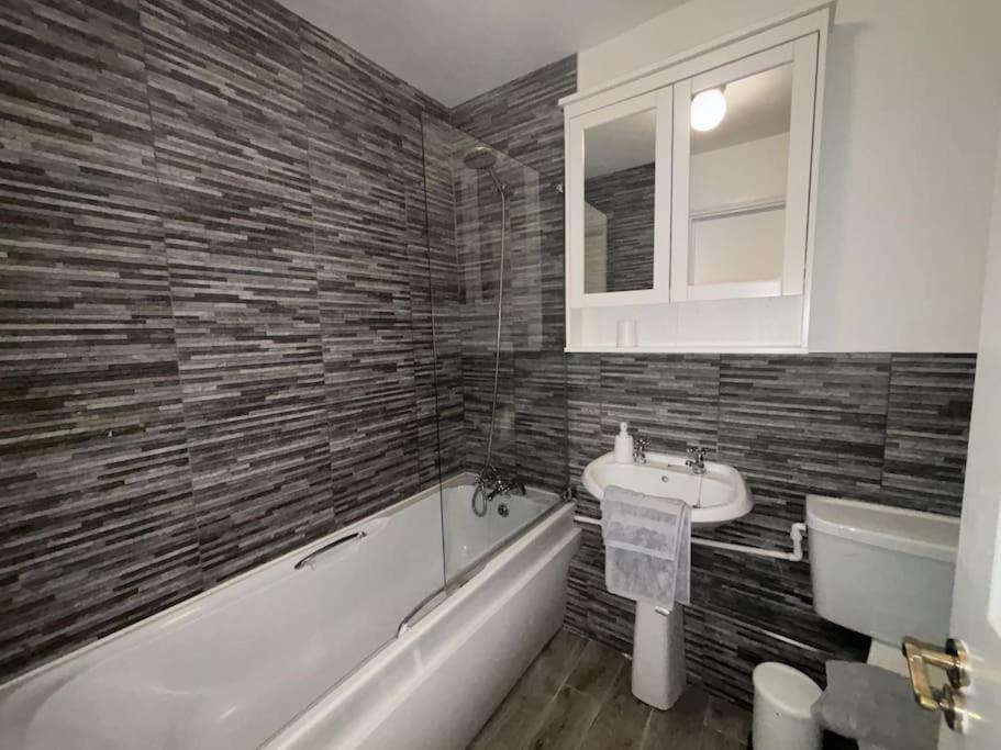 Stylish 2 Bedroom Apartment Dublin 2