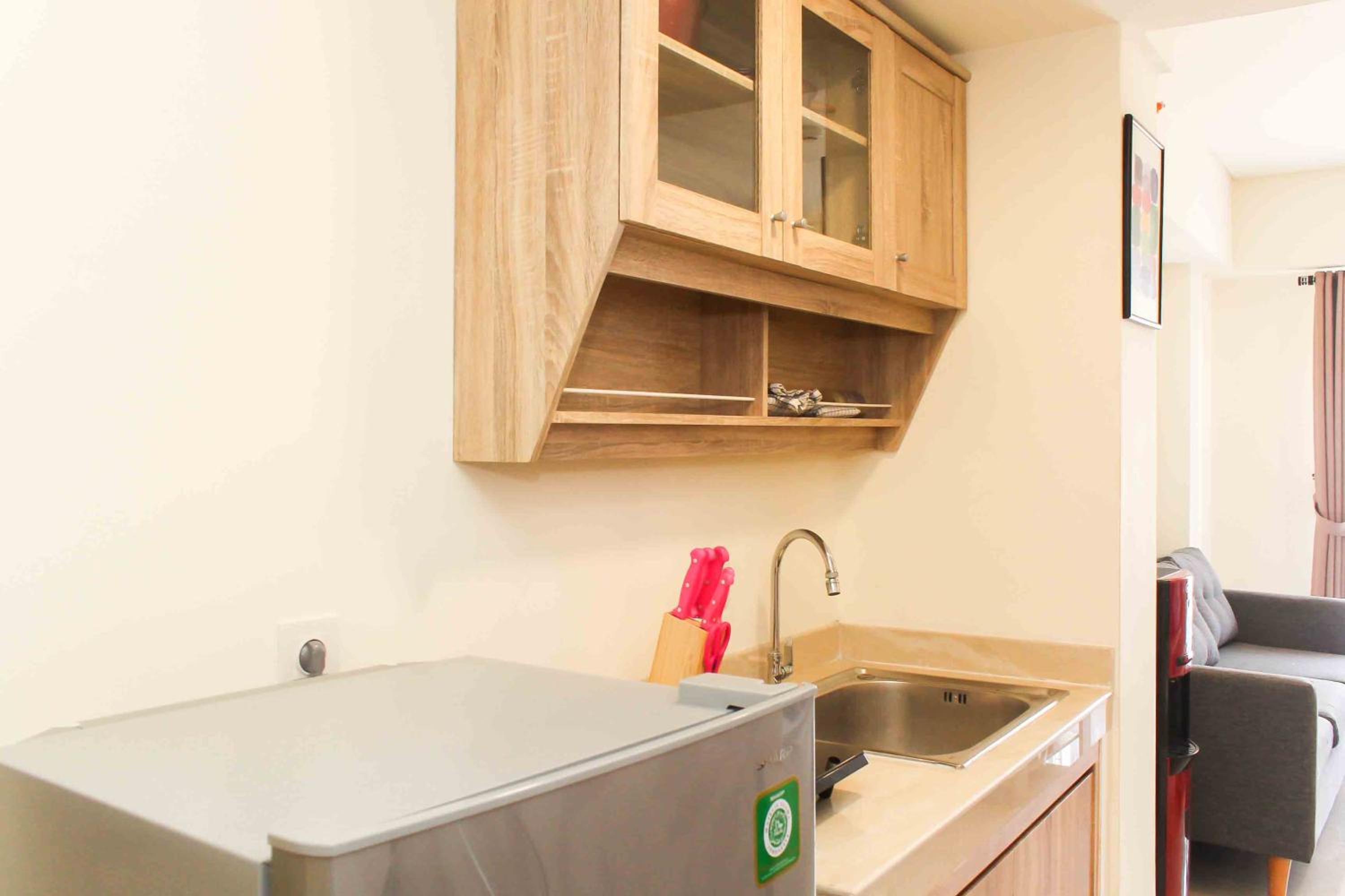 Good Place 2BR Meikarta Apartment By Travelio view 2