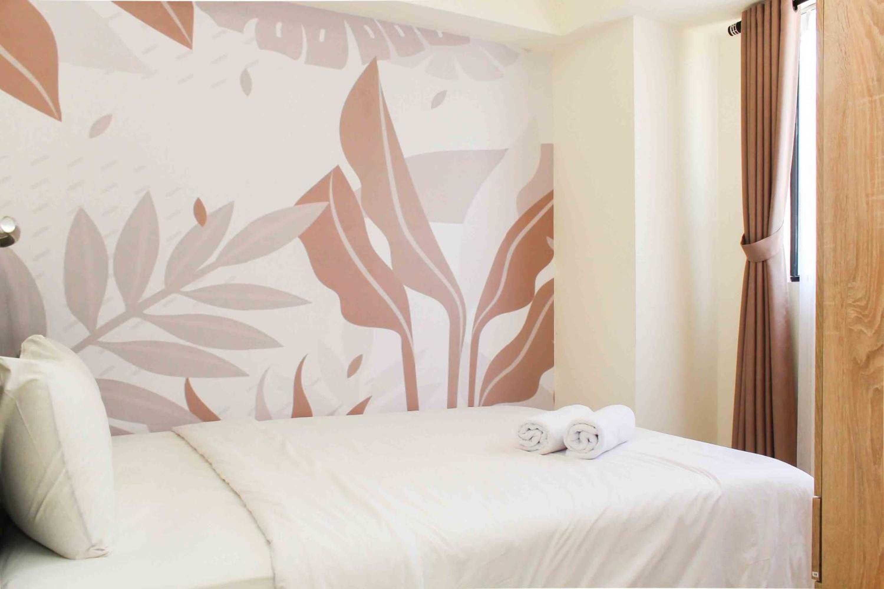 Good Place 2BR Meikarta Apartment By Travelio view 5