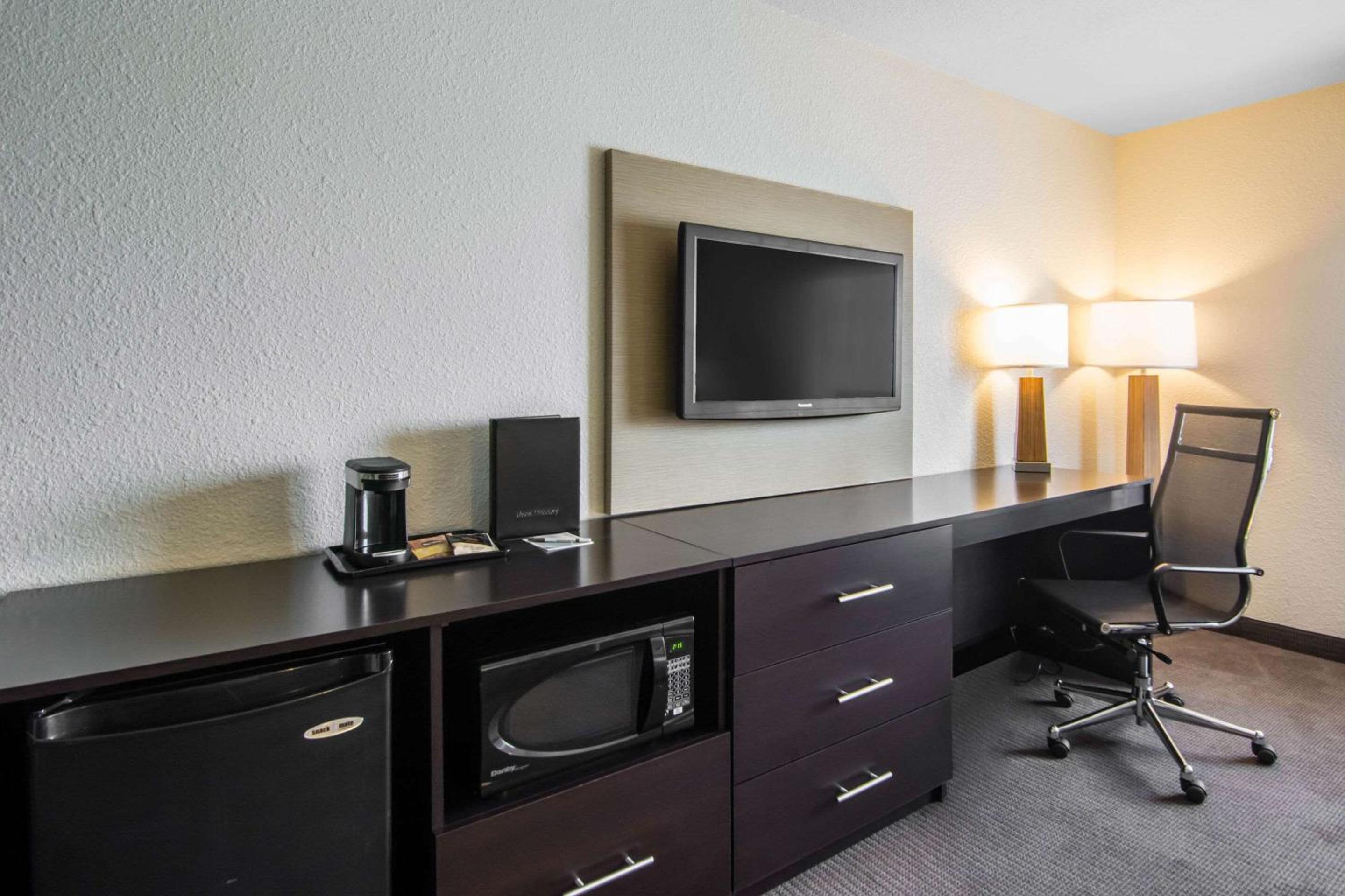 Regina Vacations - Sleep Inn Regina East - Property Image 37