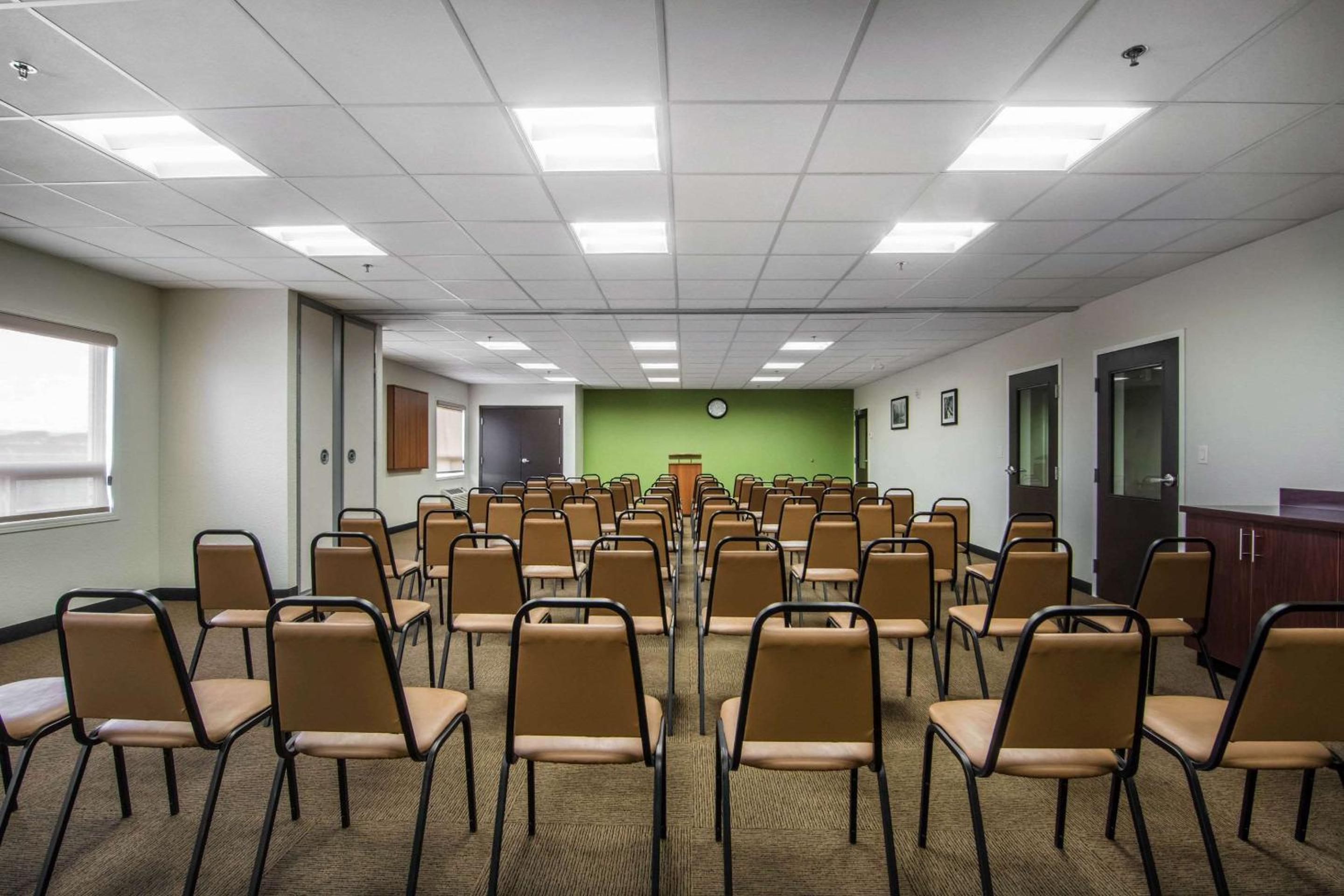 Regina Vacations - Sleep Inn Regina East - Property Image 54