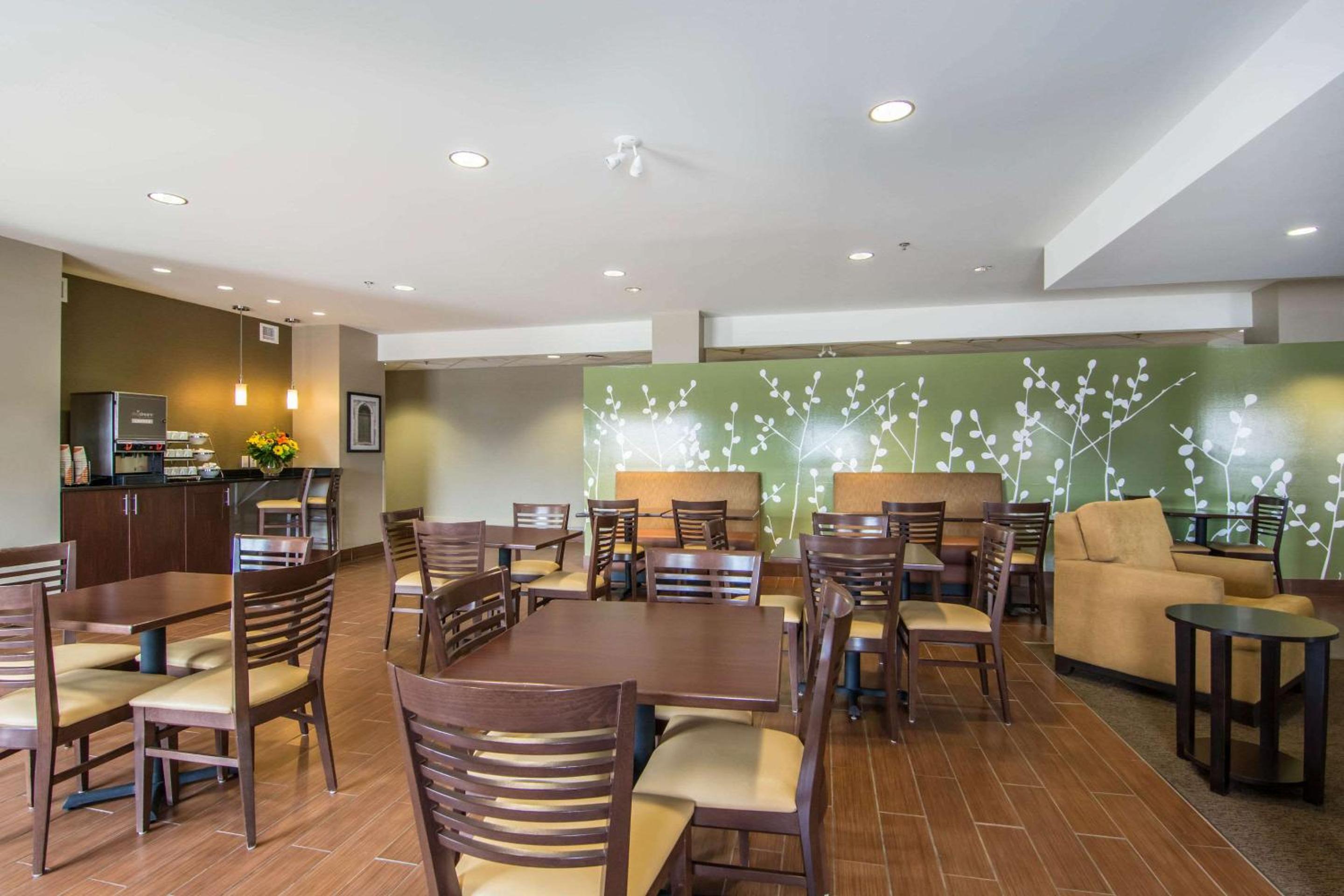 Regina Vacations - Sleep Inn Regina East - Property Image 56