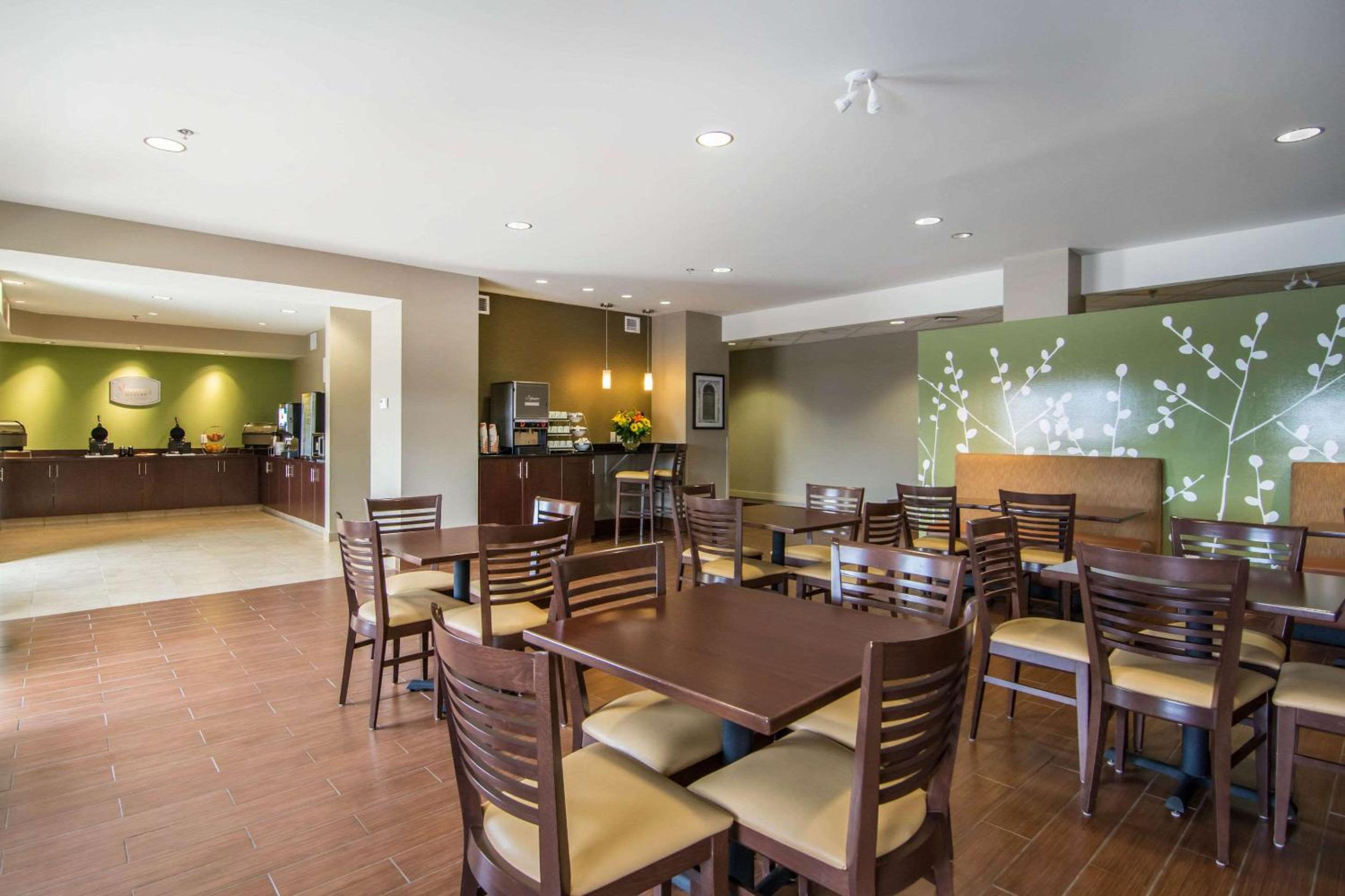 Regina Vacations - Sleep Inn Regina East - Property Image 57