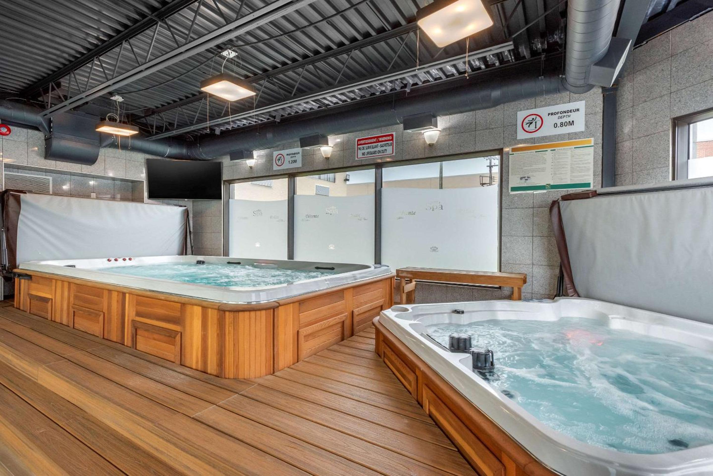 Quality Hotel Dorval Aeroport - Property Image 1