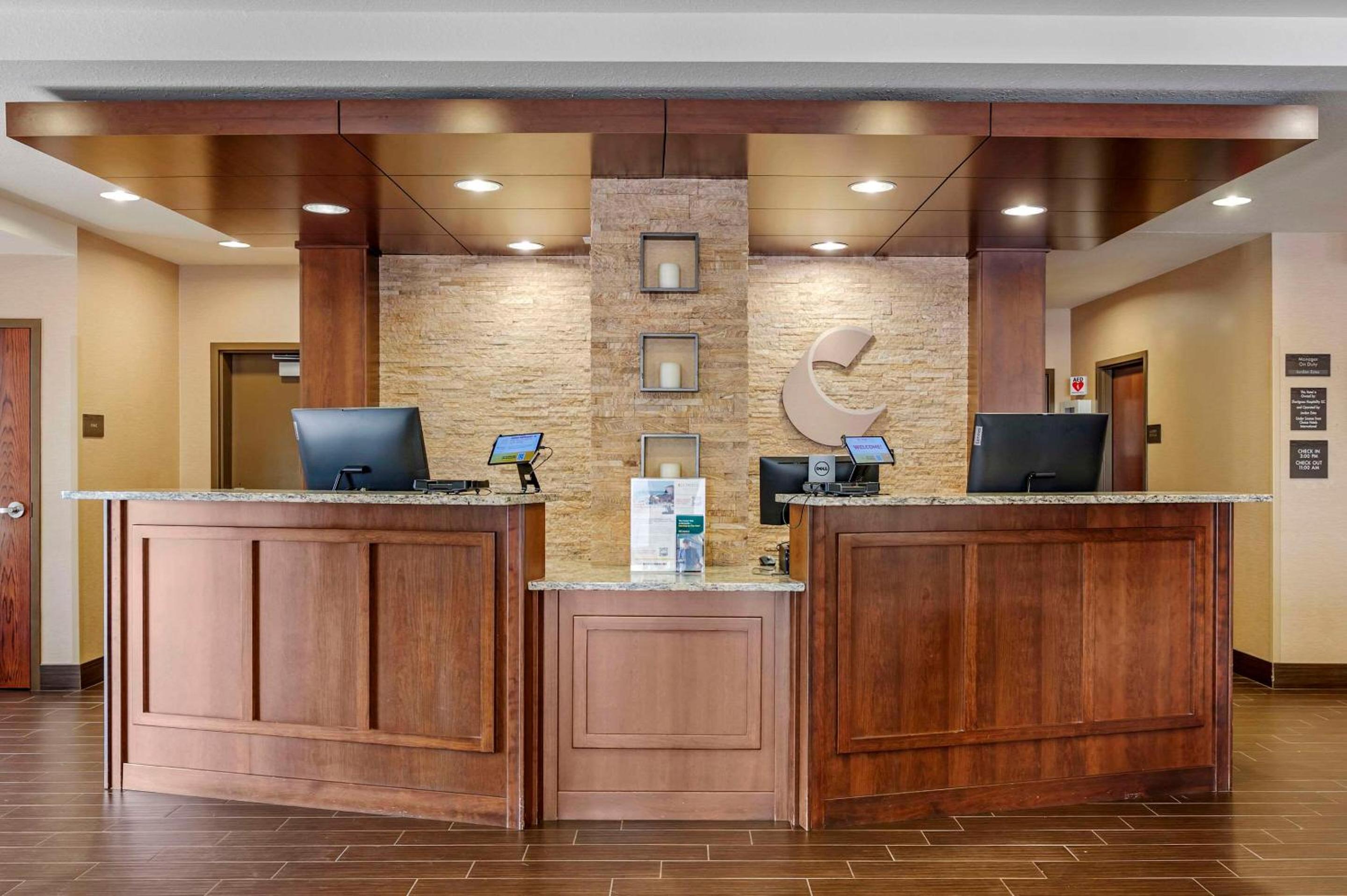 Comfort Inn & Suites