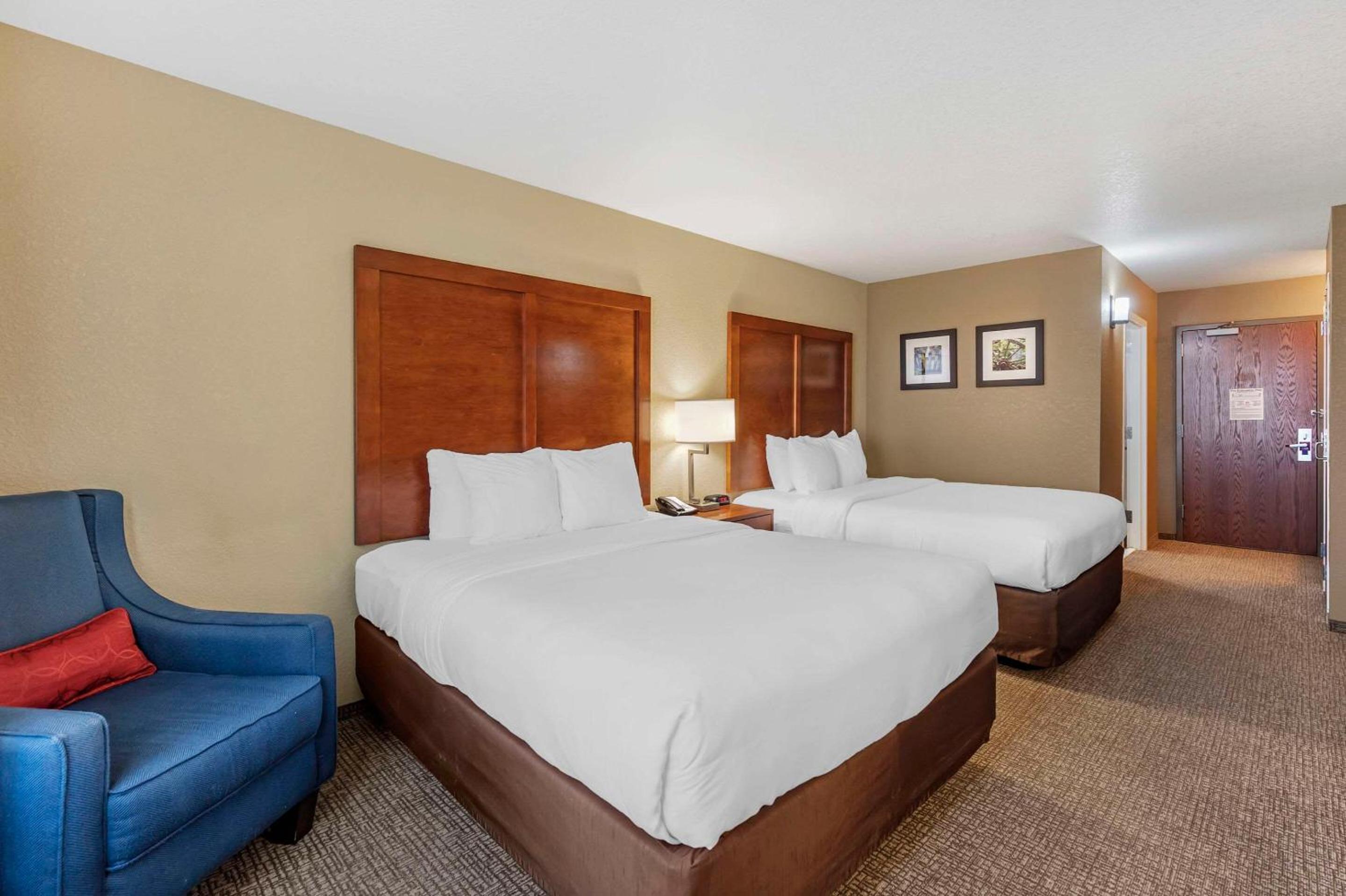 Comfort Inn & Suites