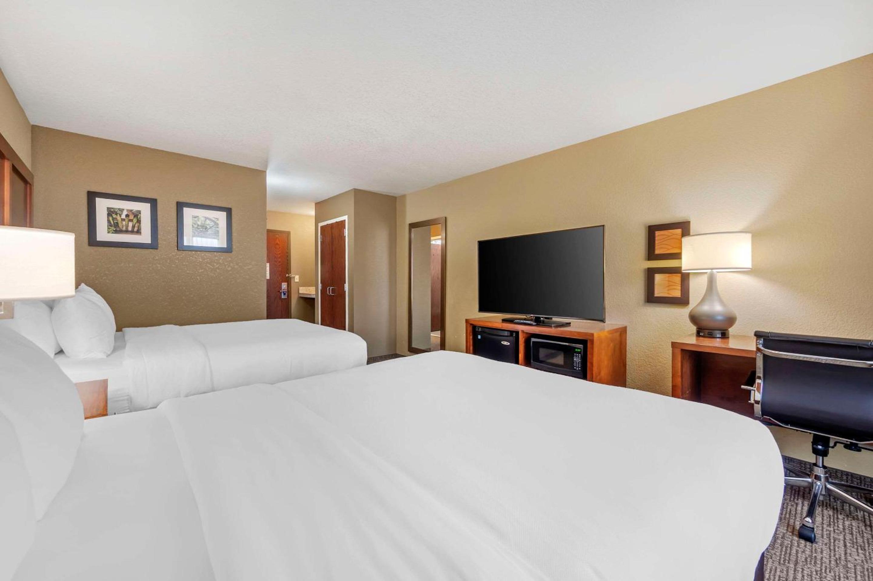 Comfort Inn & Suites