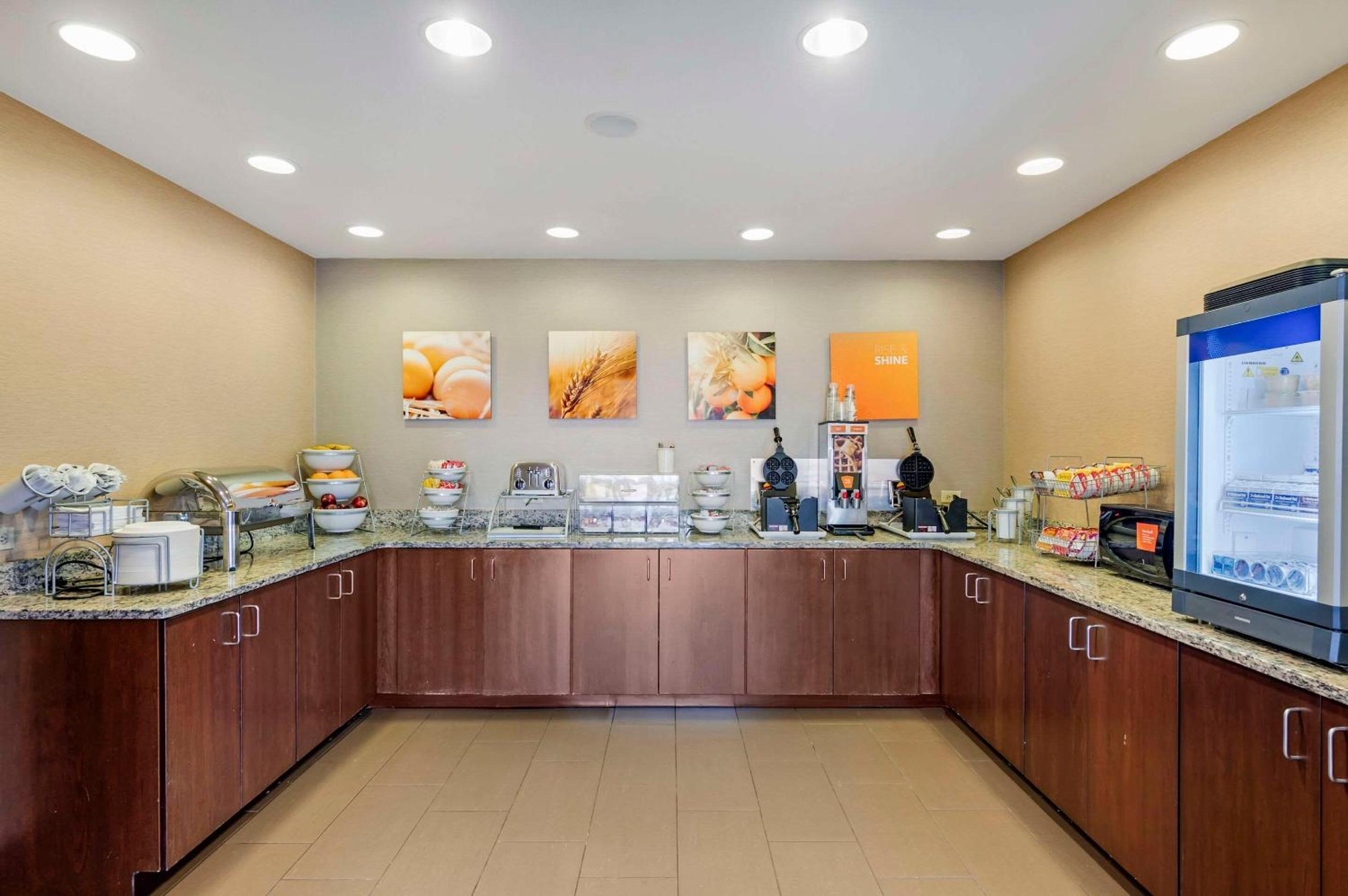 Comfort Inn & Suites